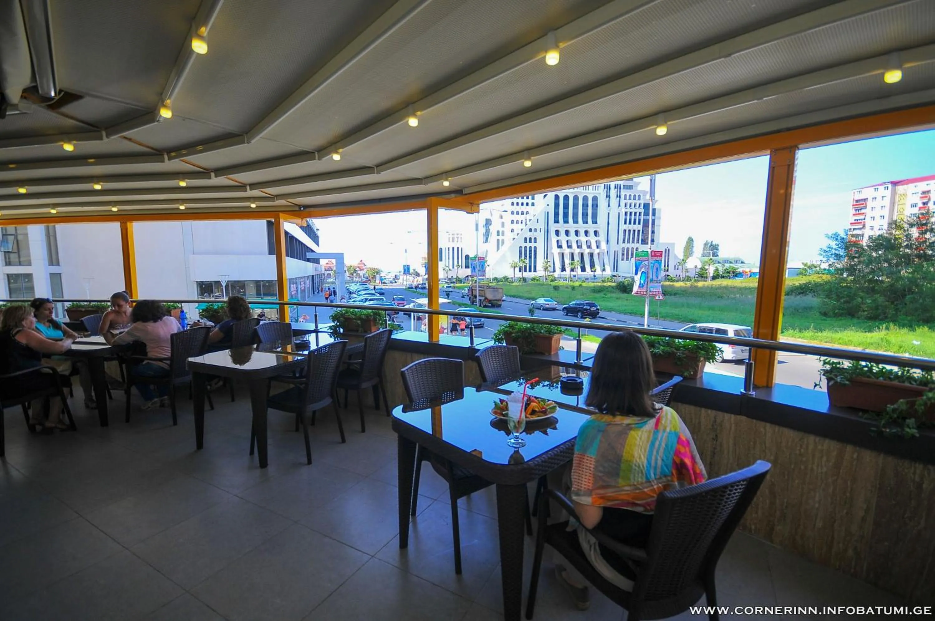 Restaurant/places to eat in Hotel Corner Inn