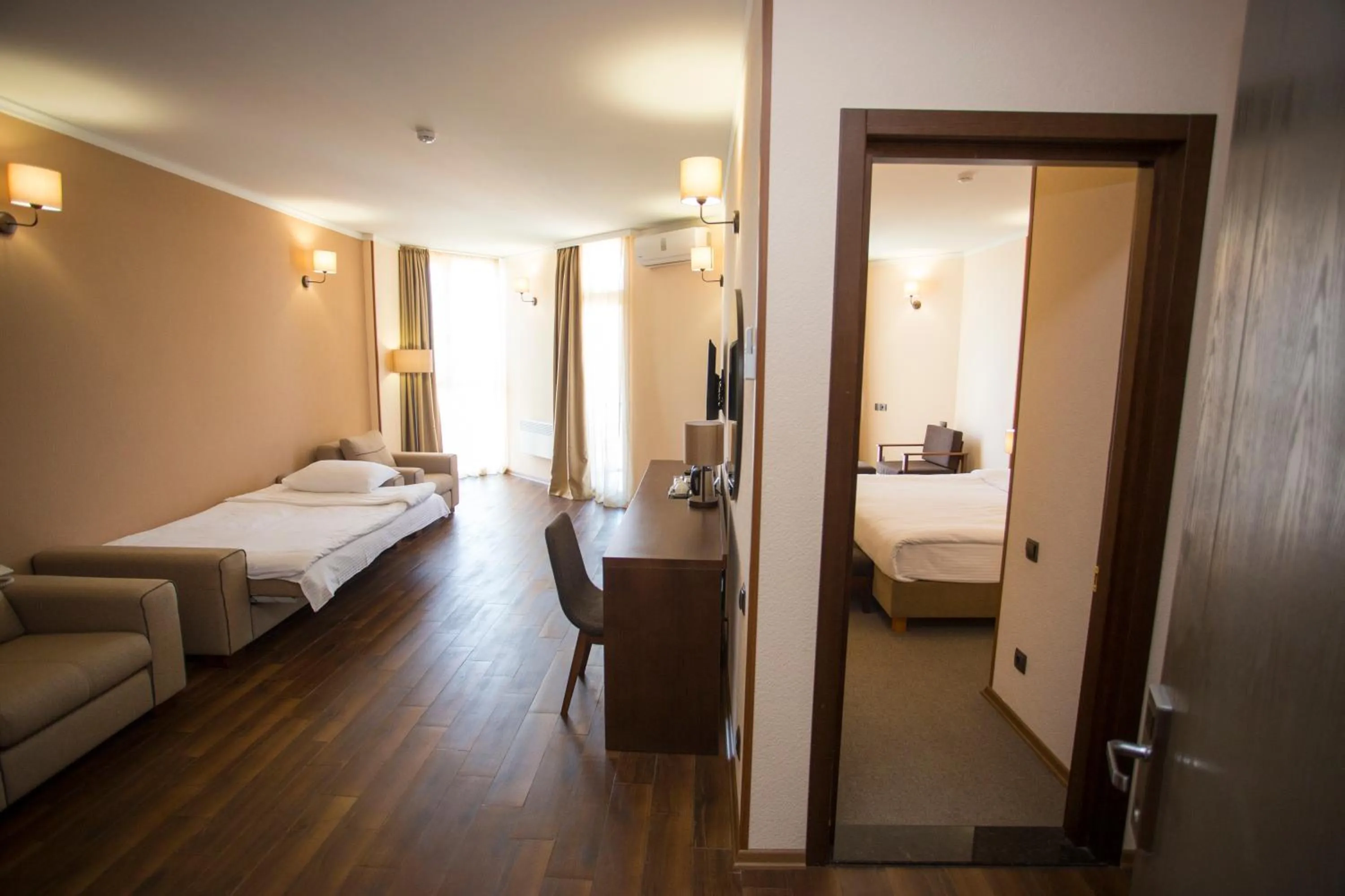 Photo of the whole room, Bed in Hotel Corner Inn