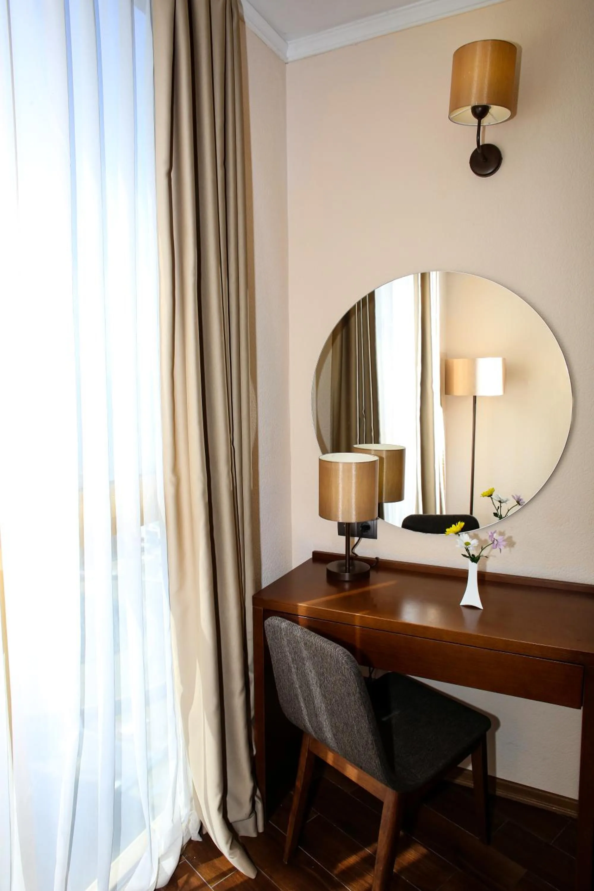 Seating area in Hotel Corner Inn