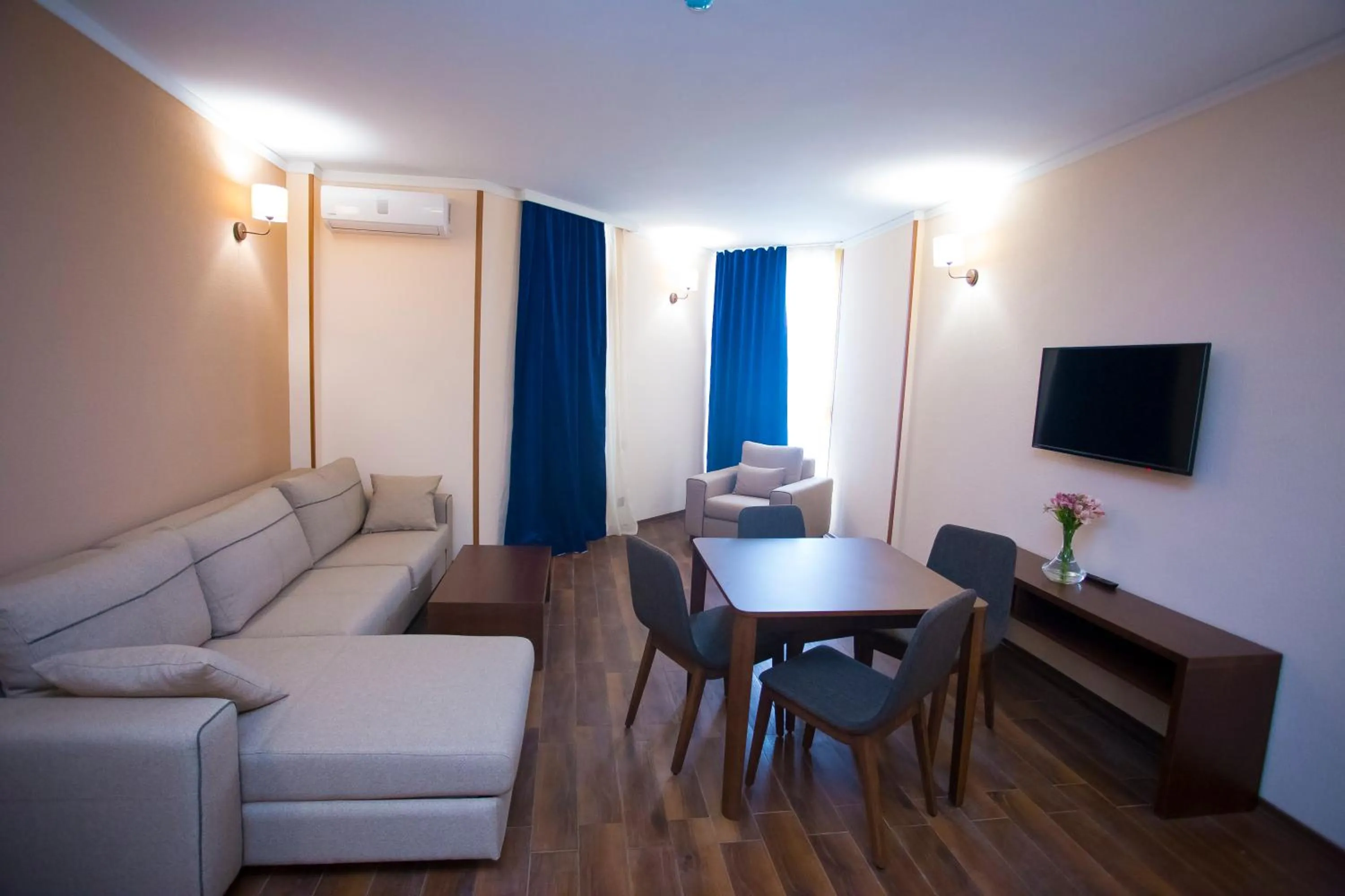 TV and multimedia in Hotel Corner Inn