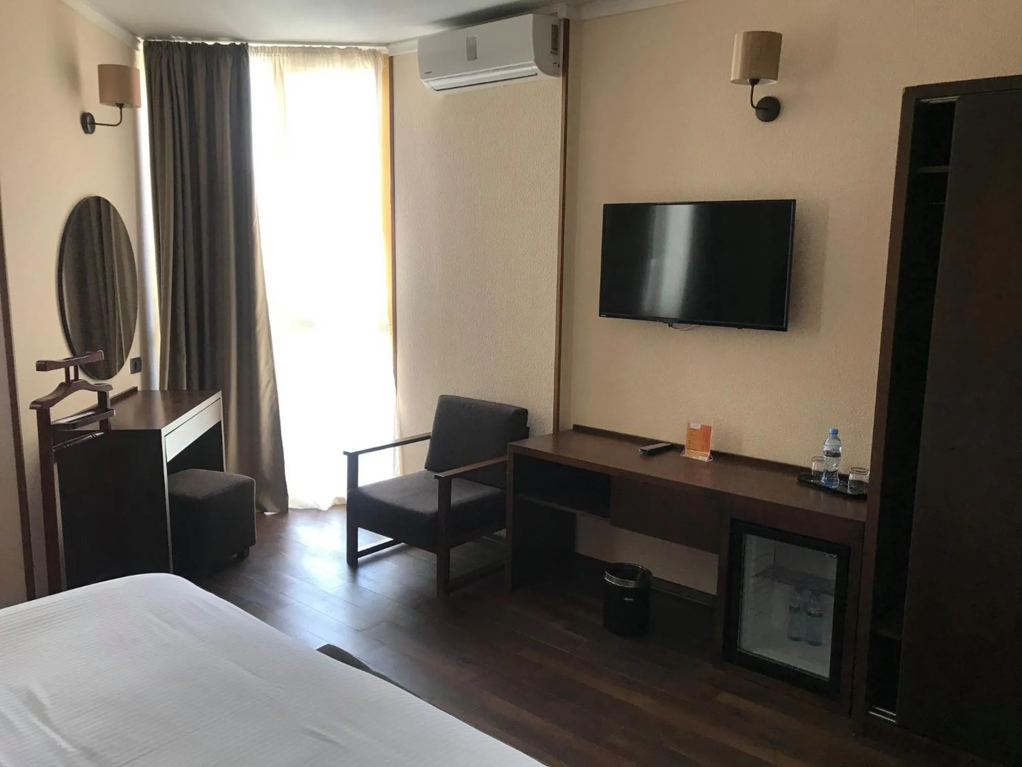 TV and multimedia, Bed in Hotel Corner Inn