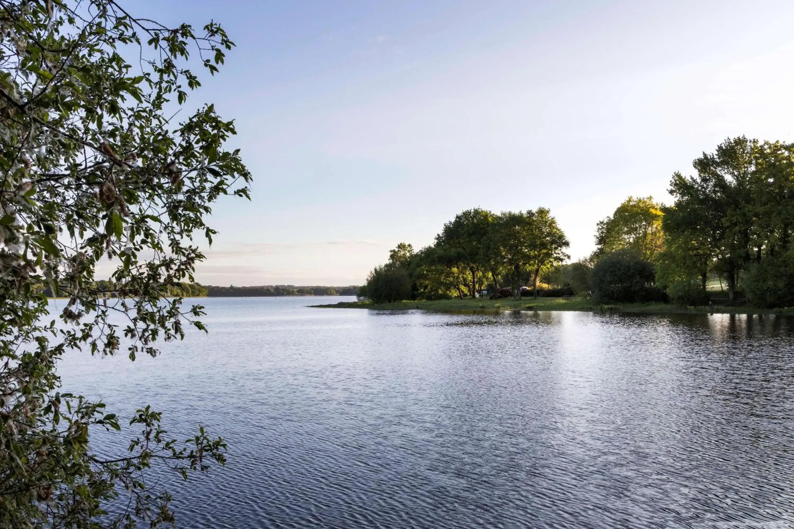 Lake view in Best Western Plus Le Roi Arthur Hôtel & Spa Lake view in Best Western Plus Le Roi Arthur Hôtel & Spa