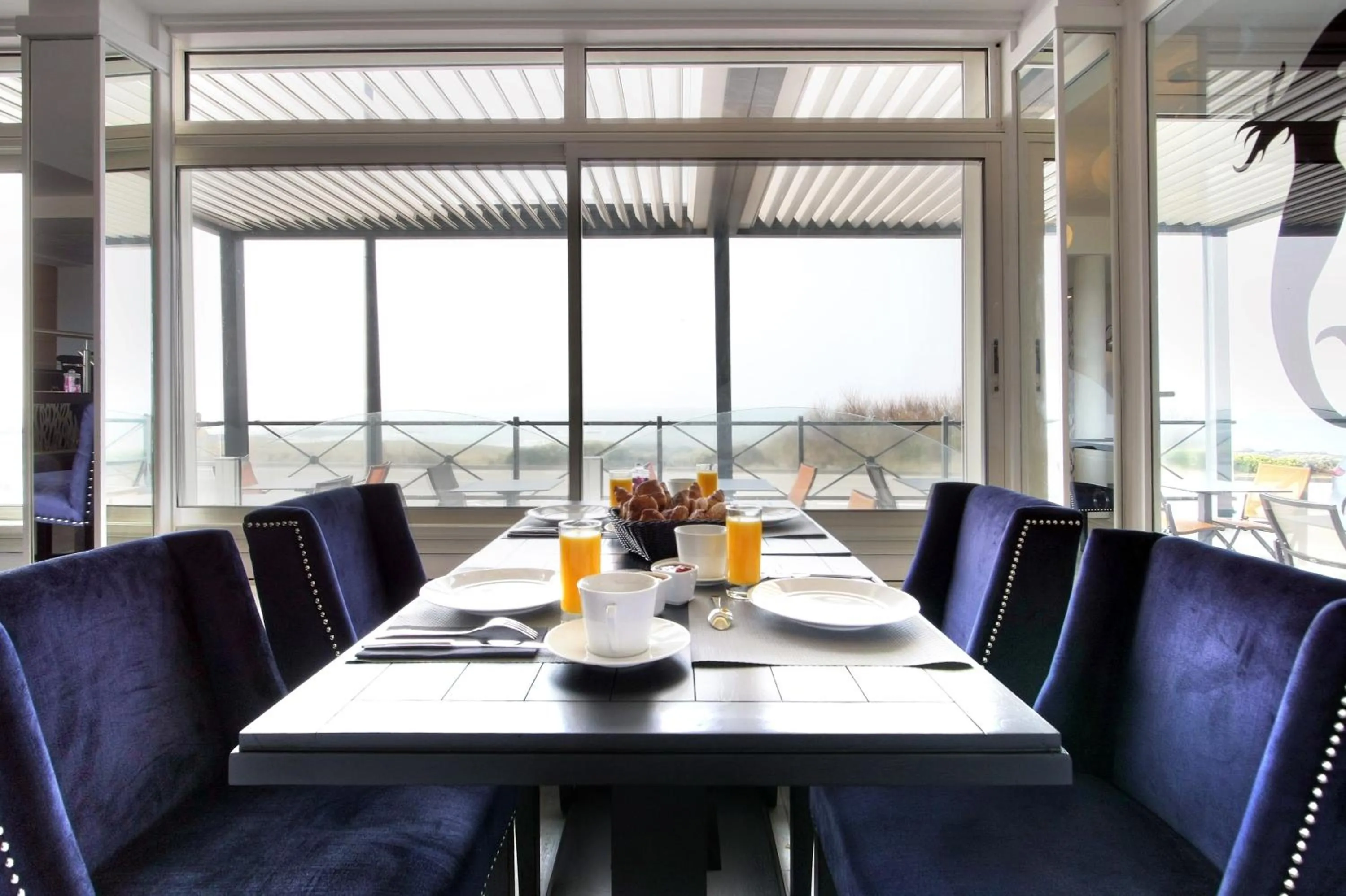 Dining area in Hôtel La Petite Sirène Quiberon