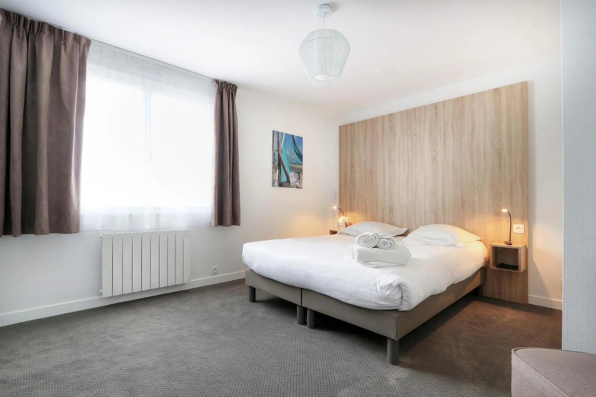 Photo of the whole room, Bed in Hôtel La Petite Sirène Quiberon