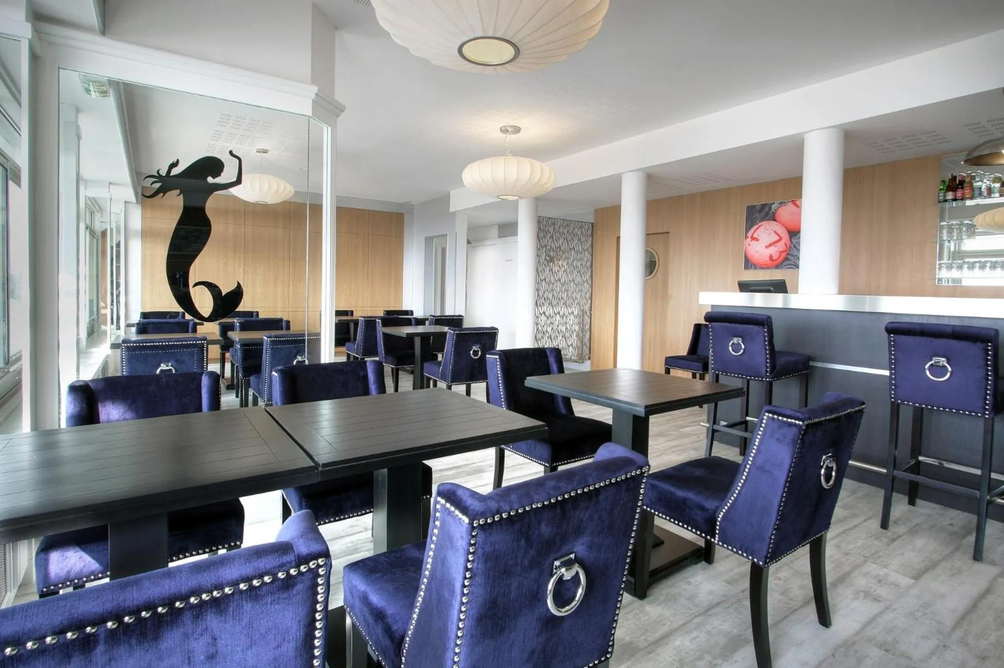 Lounge or bar in Hôtel La Petite Sirène Quiberon