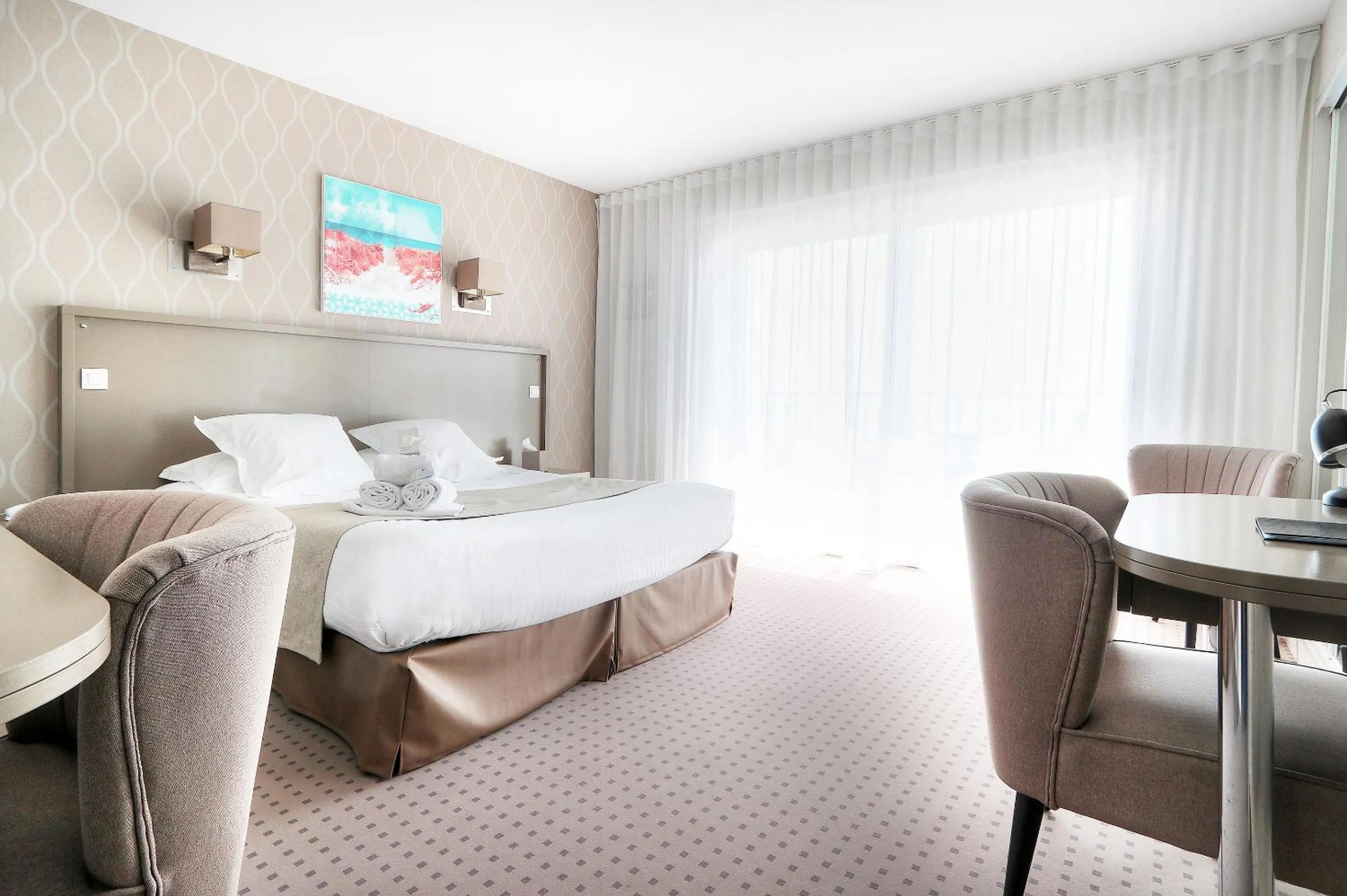 Bedroom, Bed in Hôtel La Petite Sirène Quiberon