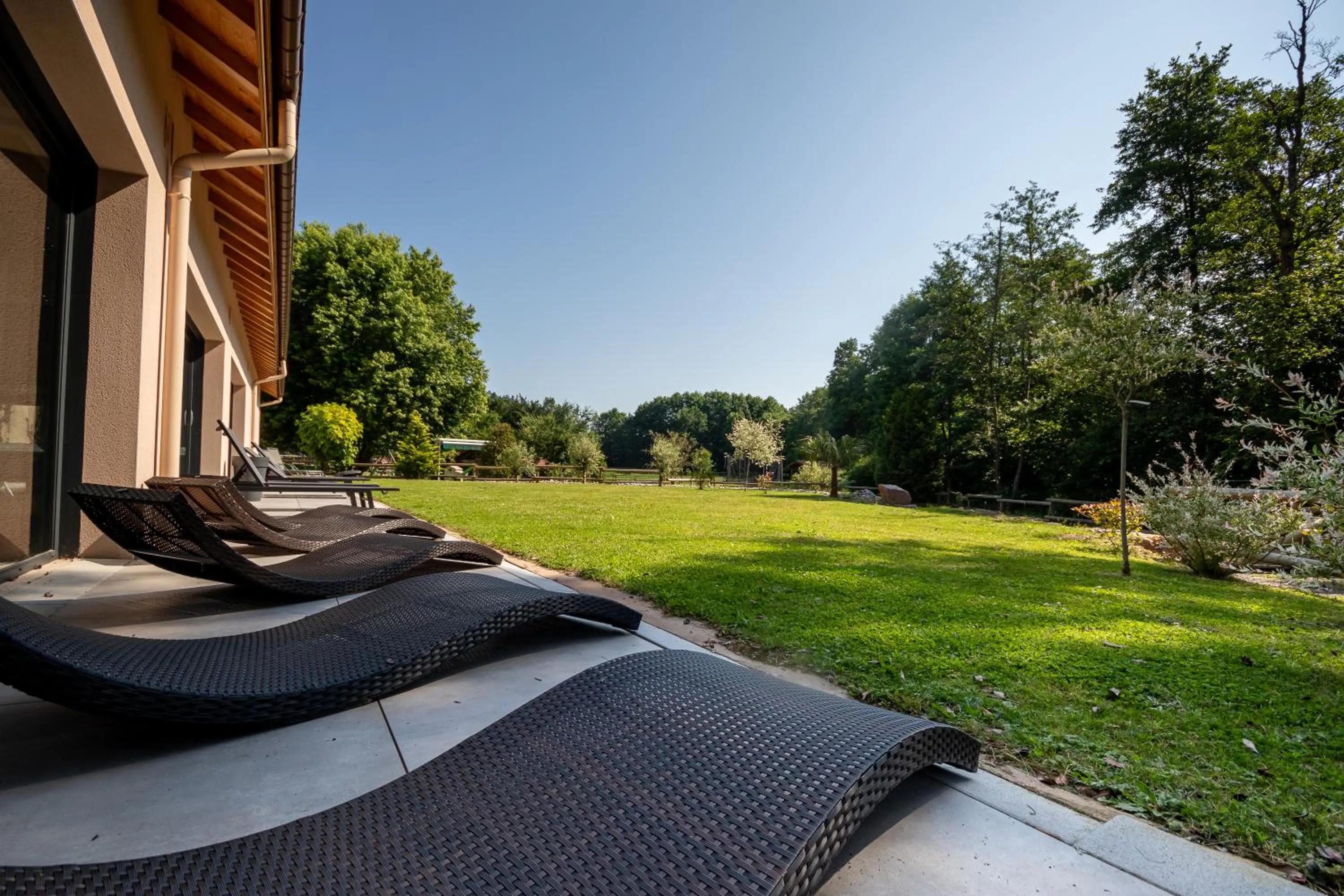 Garden in Hôtel Restaurant Le Régal