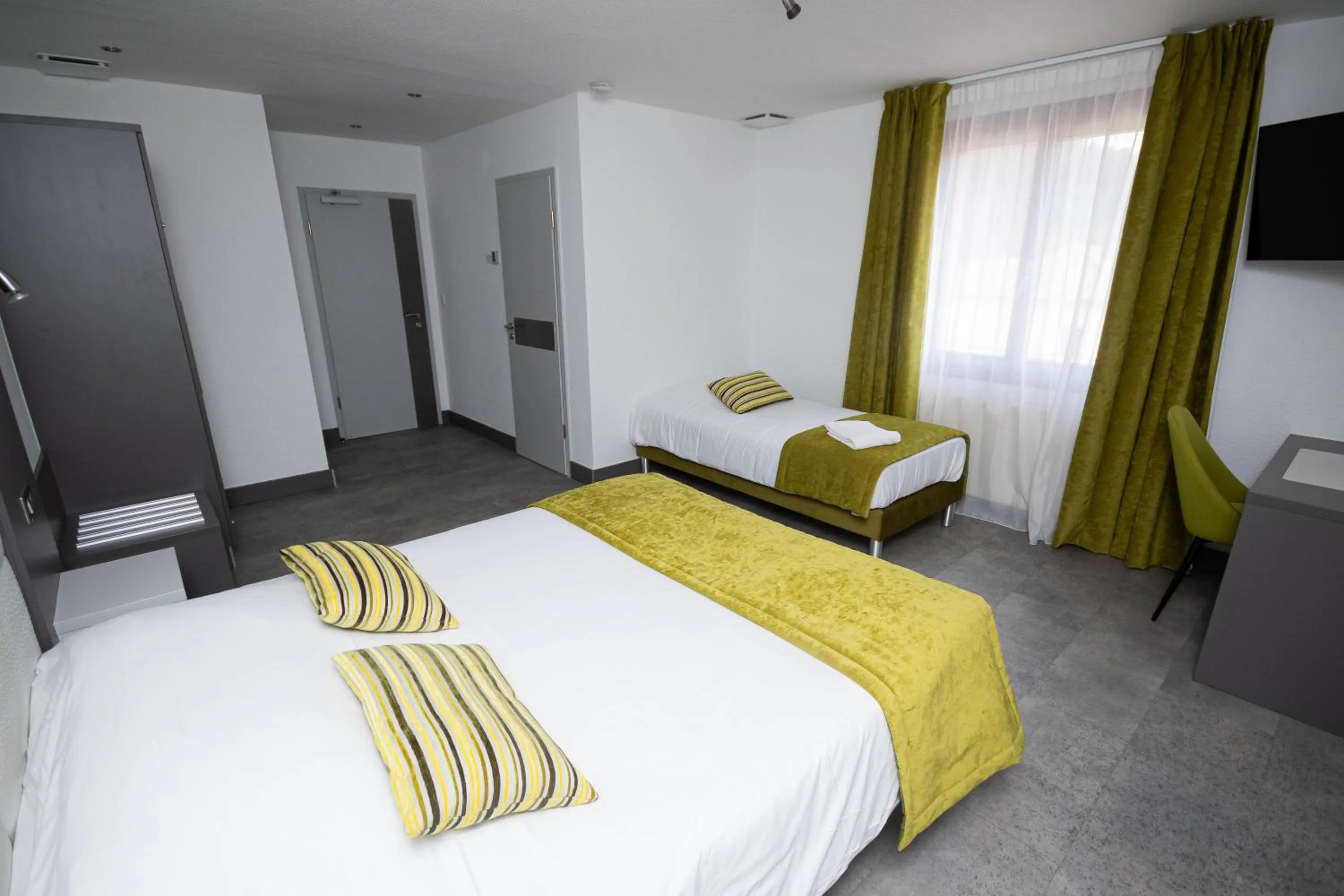 Bedroom, Bed in Hôtel Restaurant Le Régal