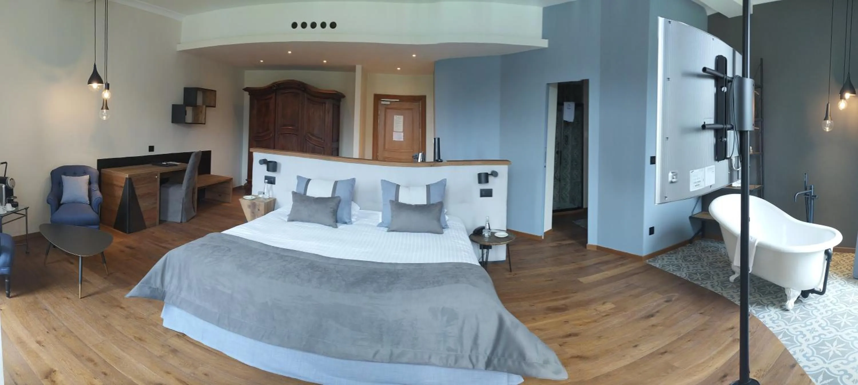 Bed in Château et Golf De Taulane