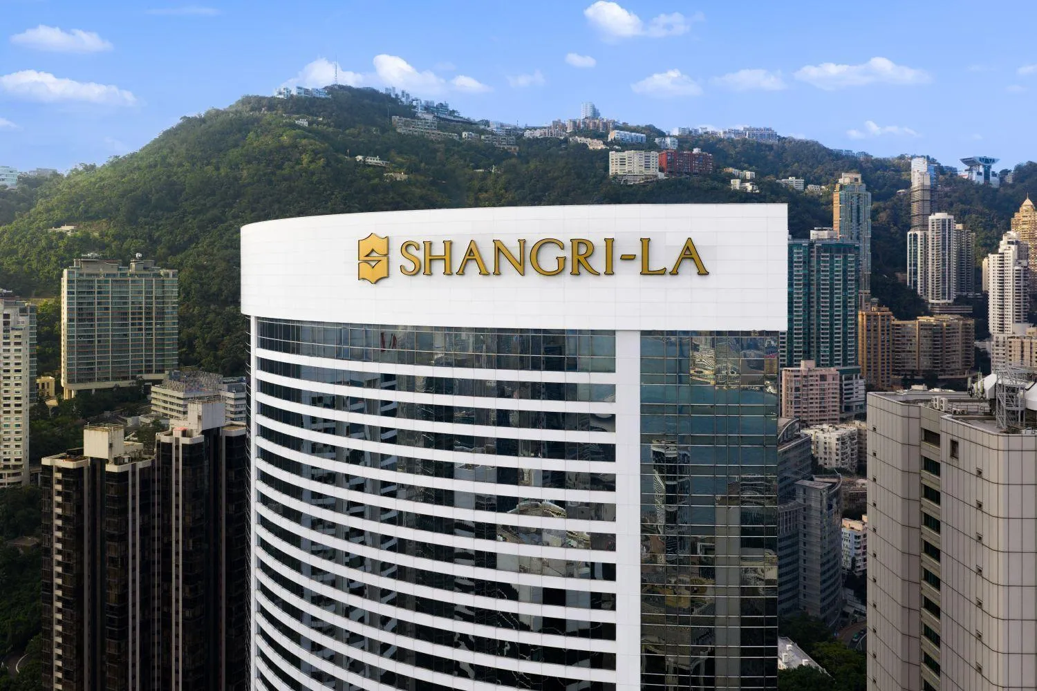 Property building in Island Shangri-La, Hong Kong