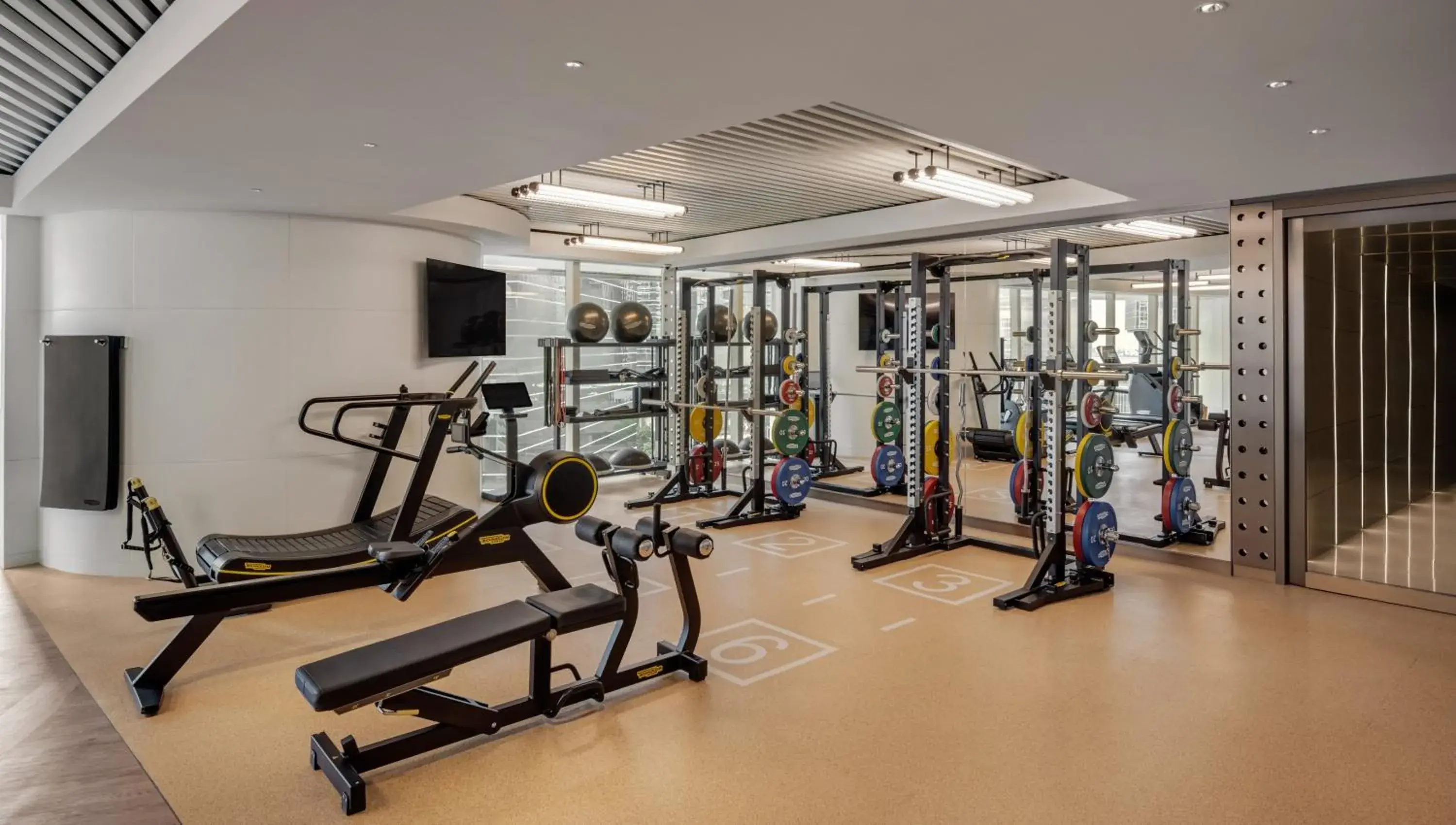Fitness centre/facilities in Island Shangri-La, Hong Kong Fitness centre/facilities in Island Shangri-La, Hong Kong