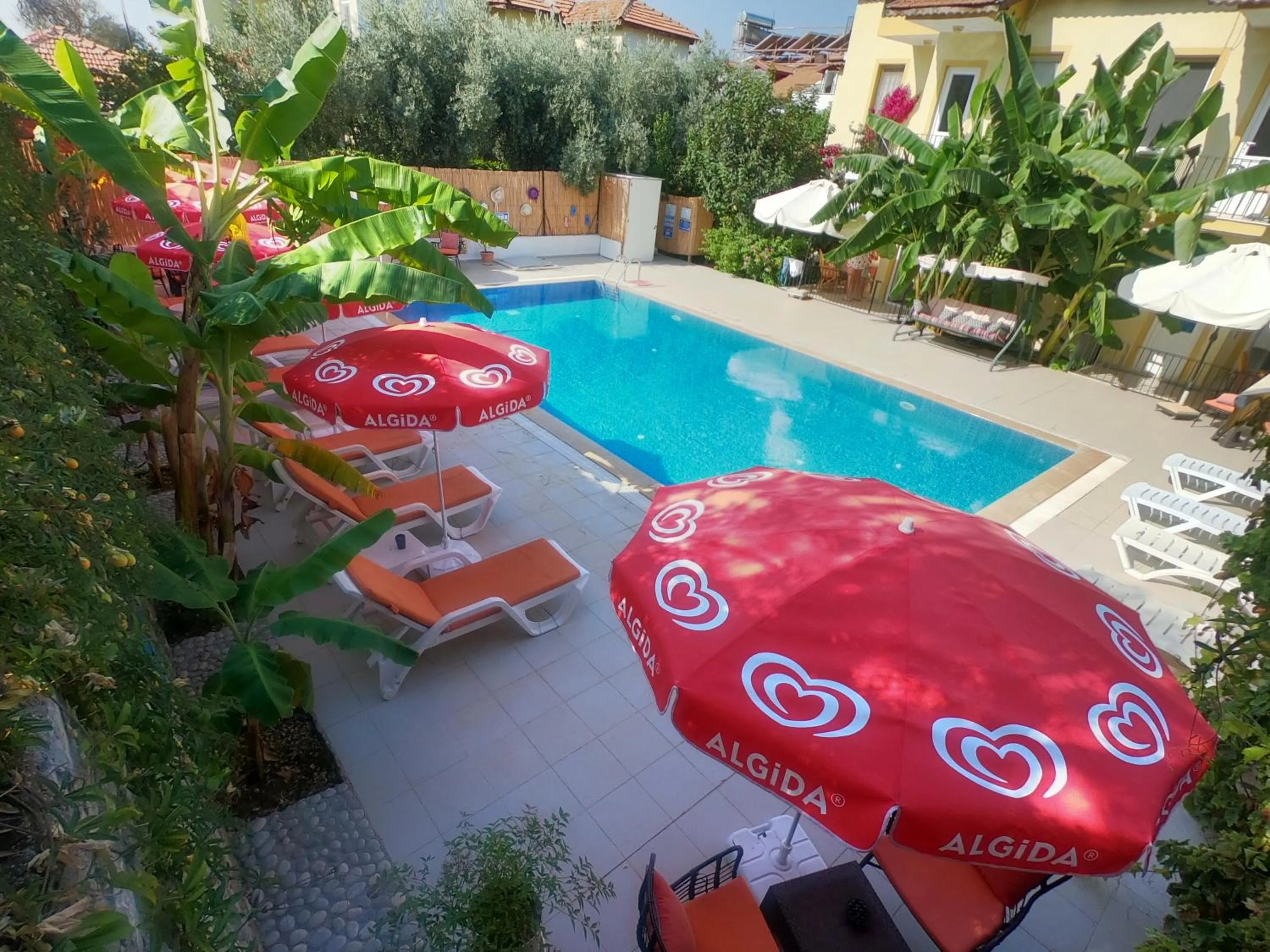 Swimming pool in Sarıhan Apart Otel