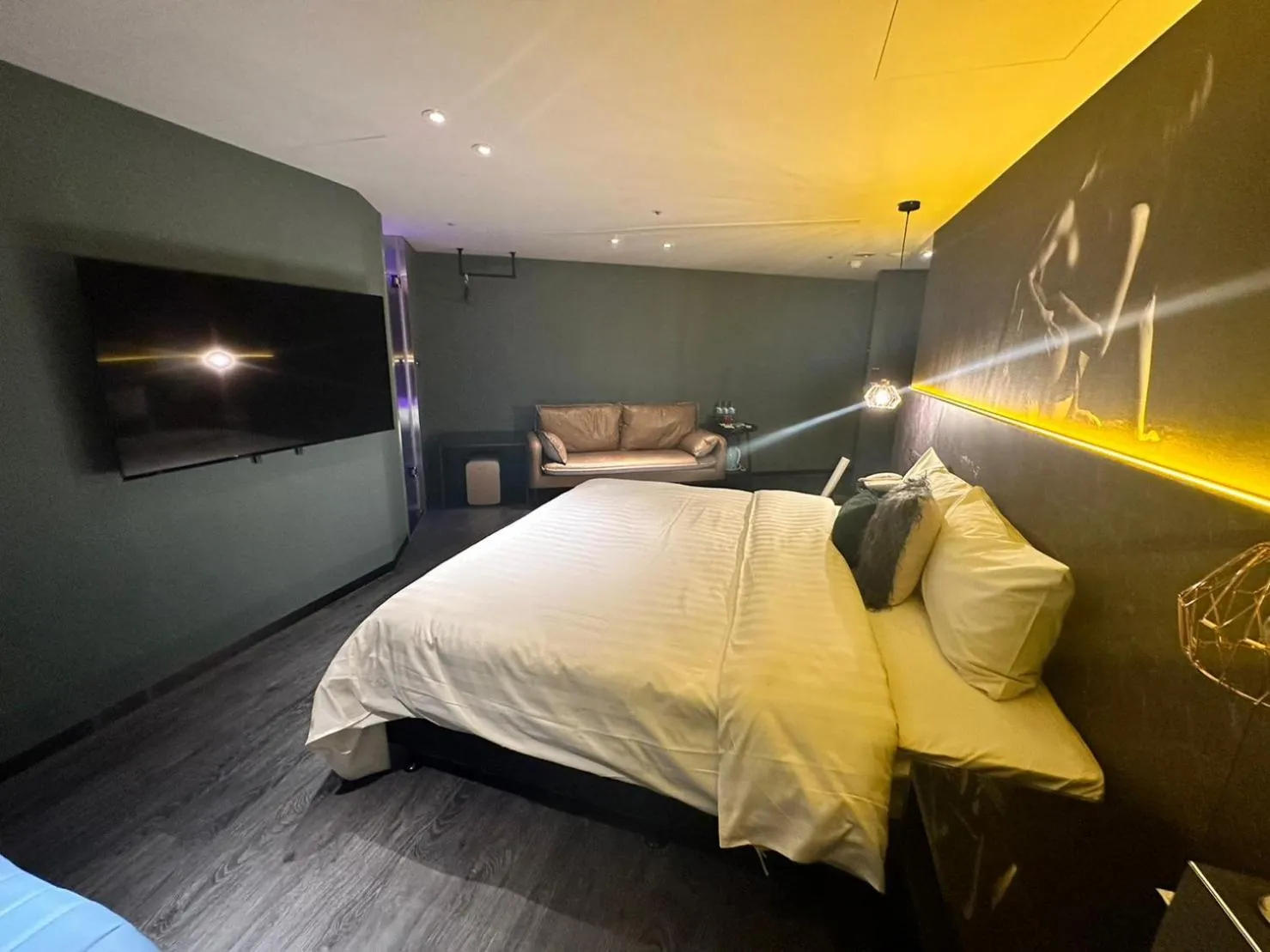 Bed in Goldinn Hotel