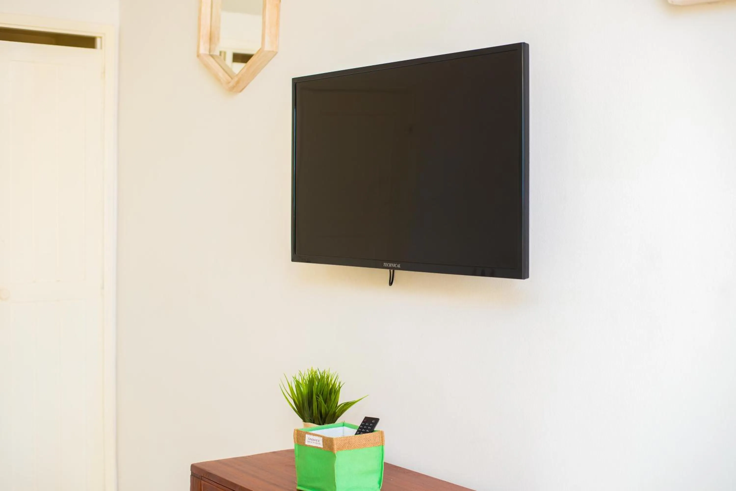 TV and multimedia in Casa Del Papa Resort & SPA