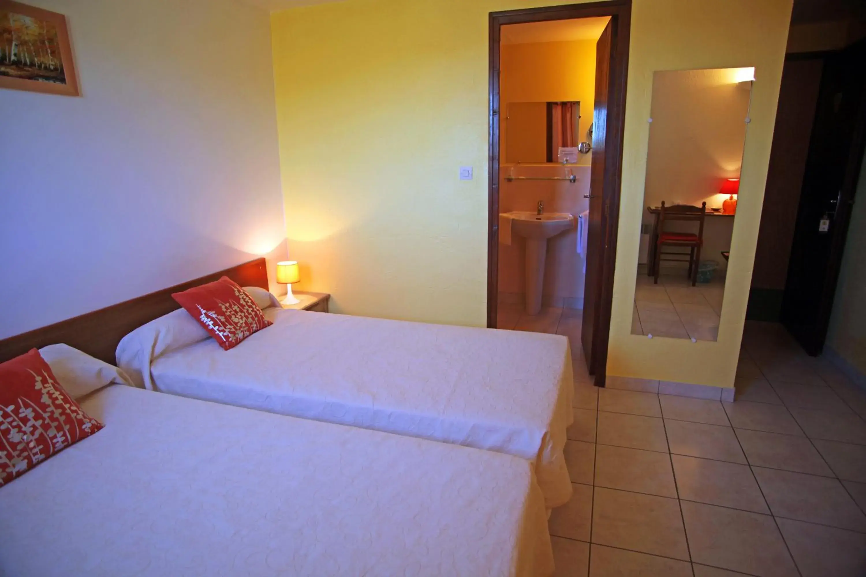 Photo of the whole room, Bed in Logis Hôtel LE PRESSOIR Photo of the whole room, Bed in Logis Hôtel LE PRESSOIR