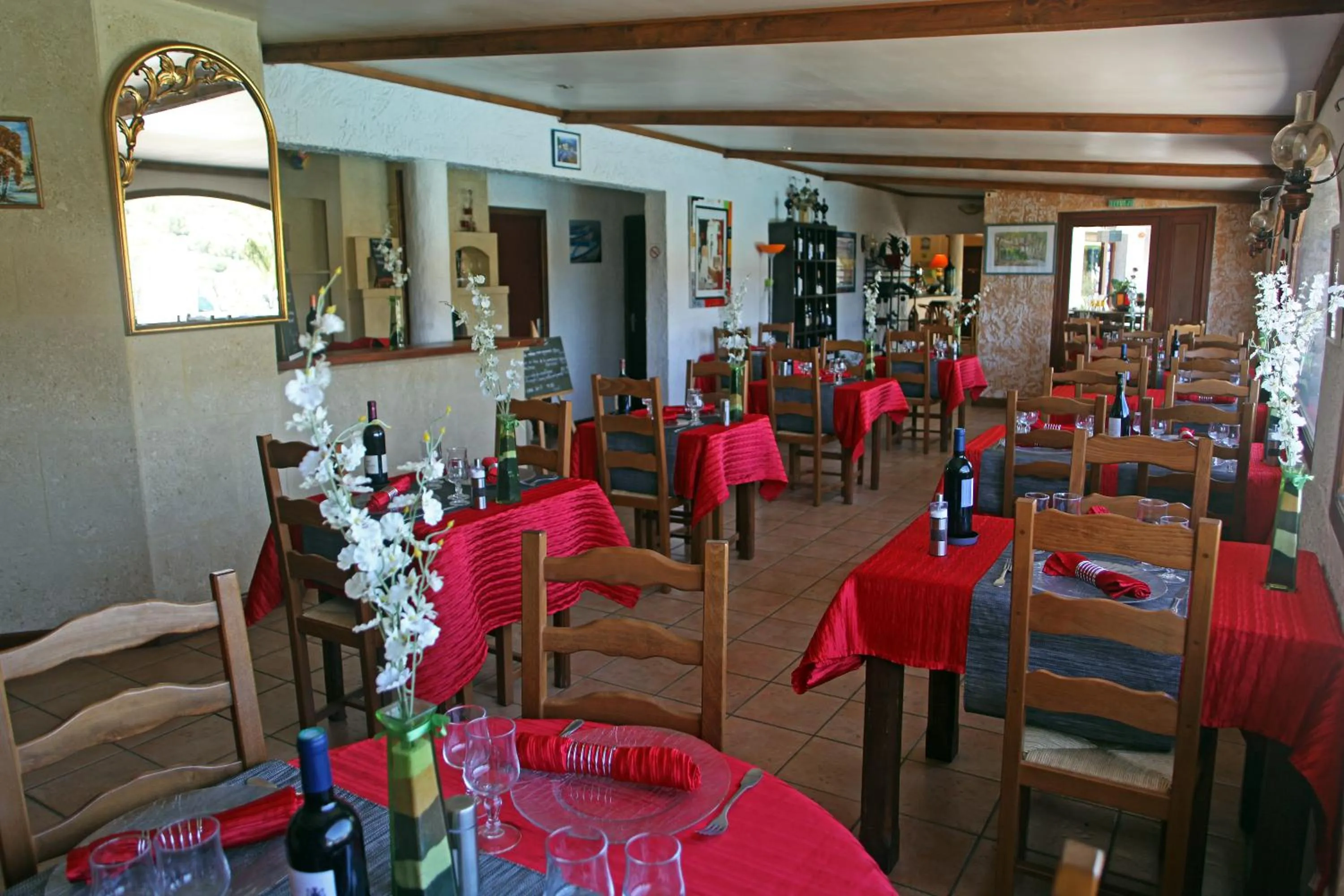 Restaurant/places to eat in Logis Hôtel LE PRESSOIR