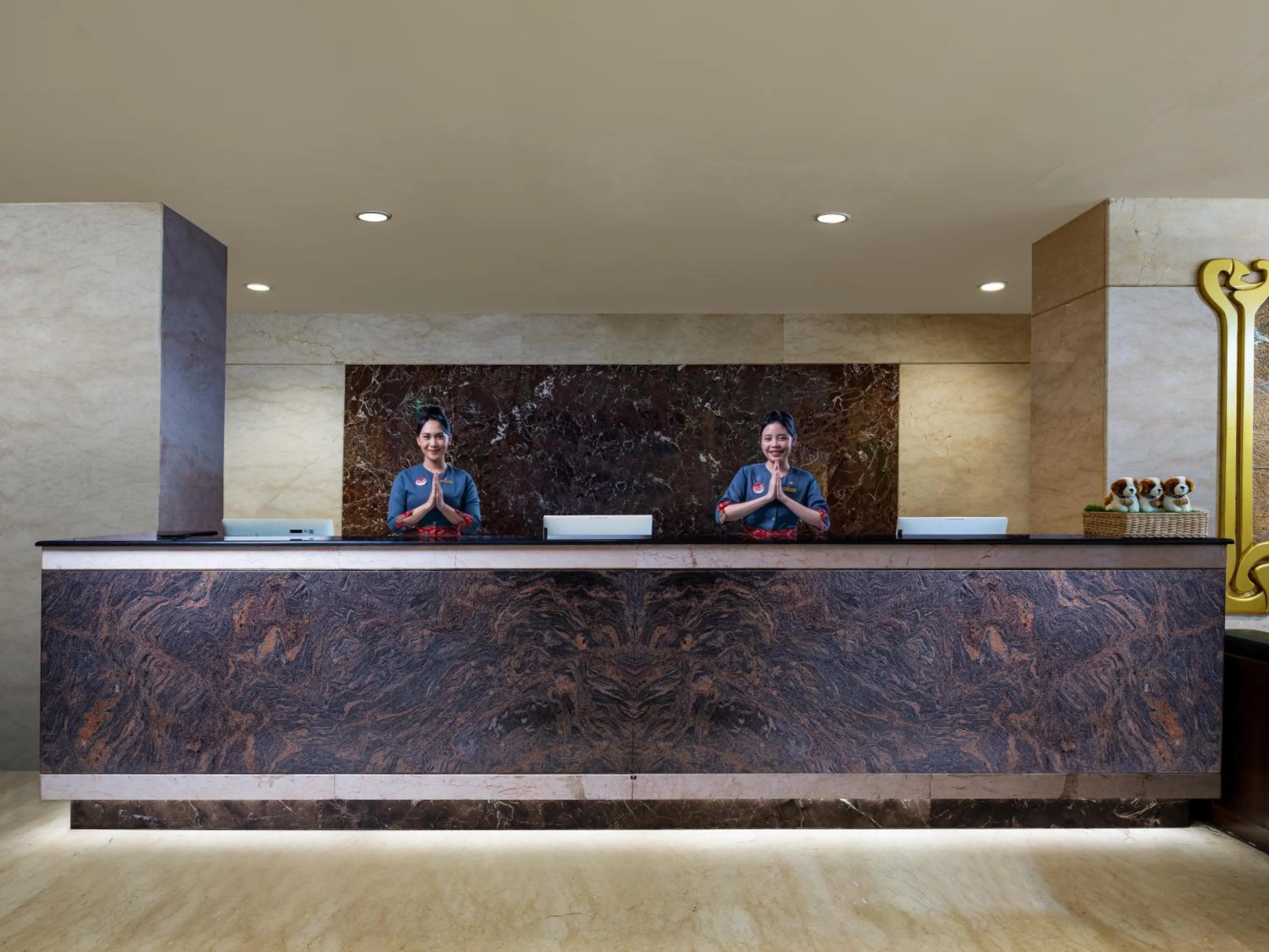 Lobby or reception in Swiss-Belhotel Makassar