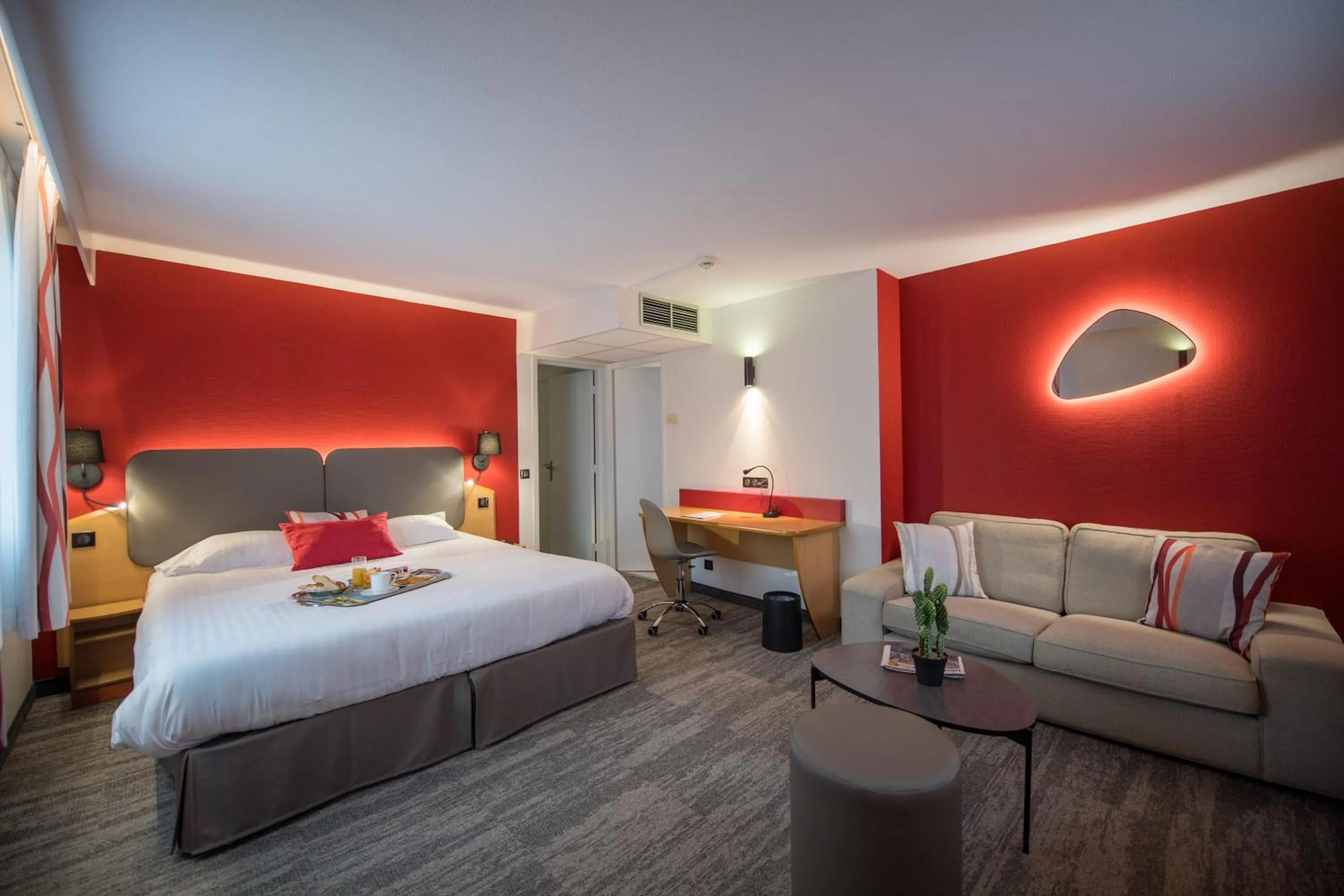 Bedroom, Bed in Promotel