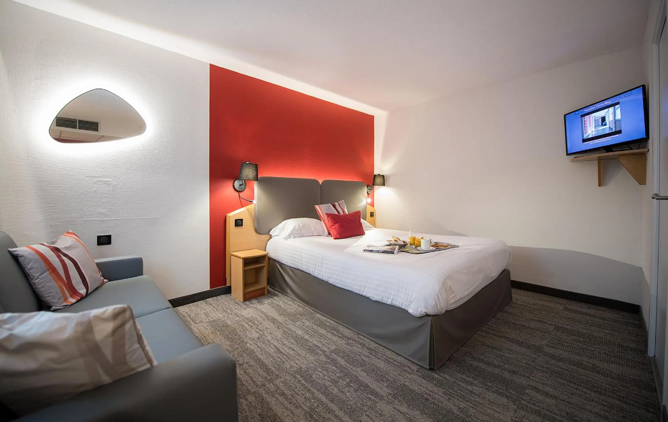 Bedroom, Bed in Promotel