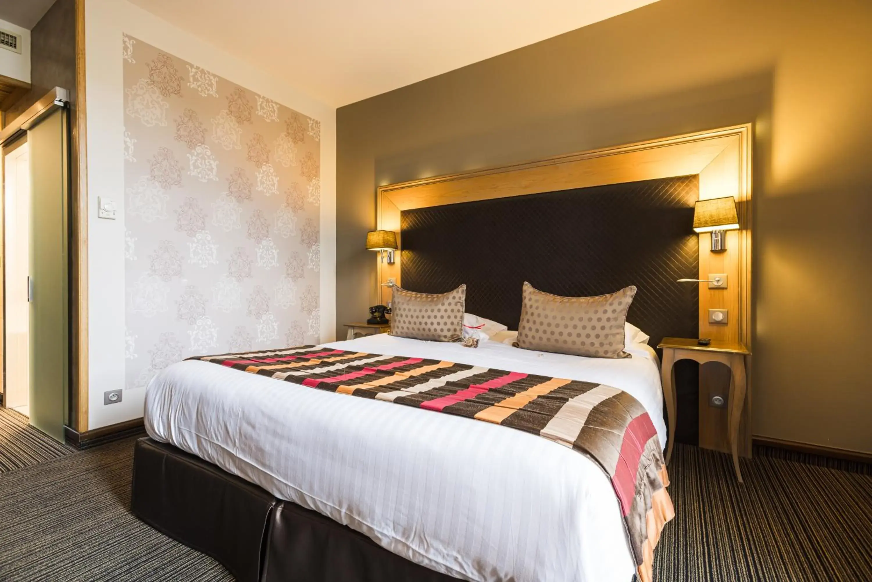 Superior Double Room in Plaza Madeleine & Spa Superior Double Room in Plaza Madeleine & Spa