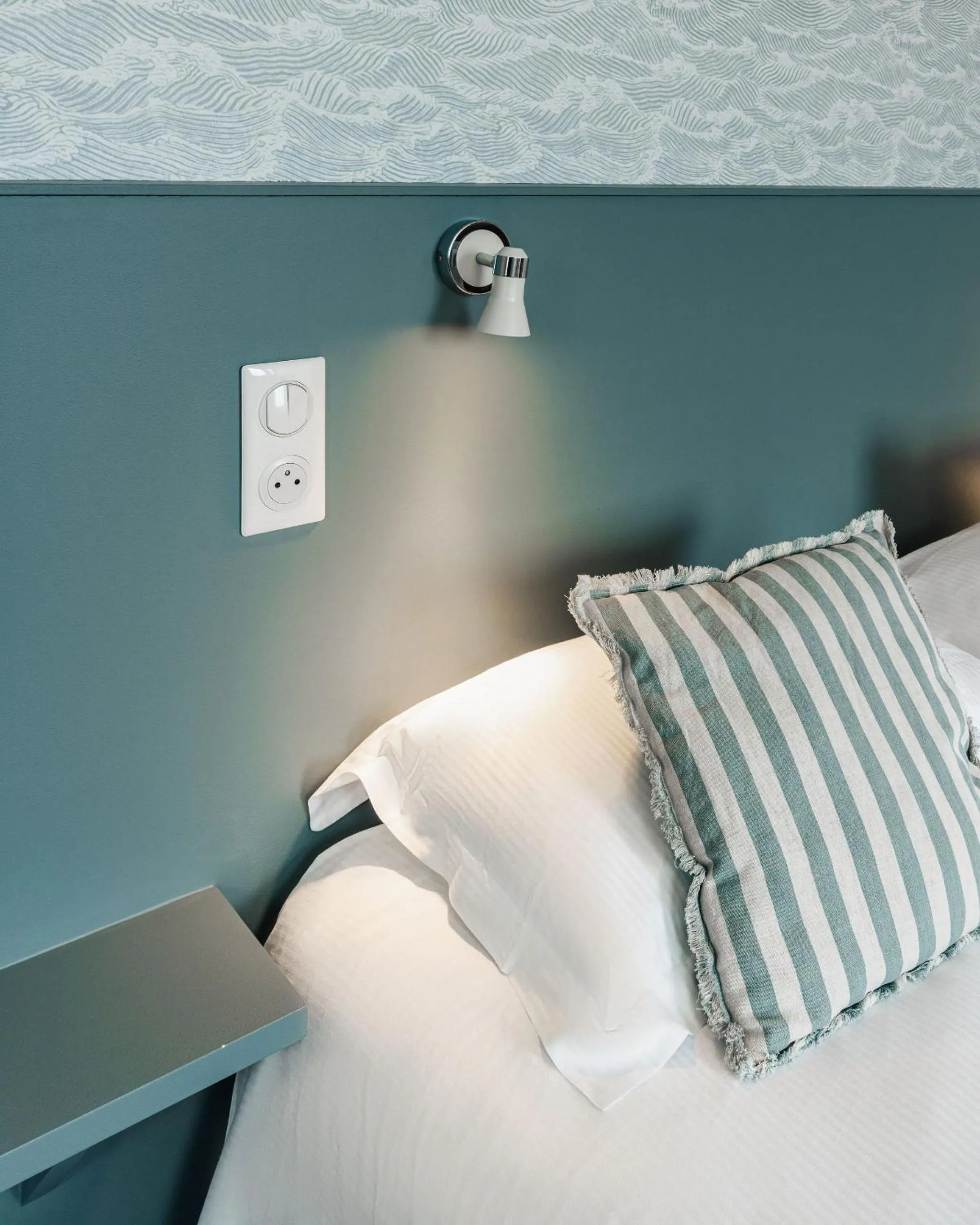 Bed in Hôtel Spa De La Citadelle Lorient