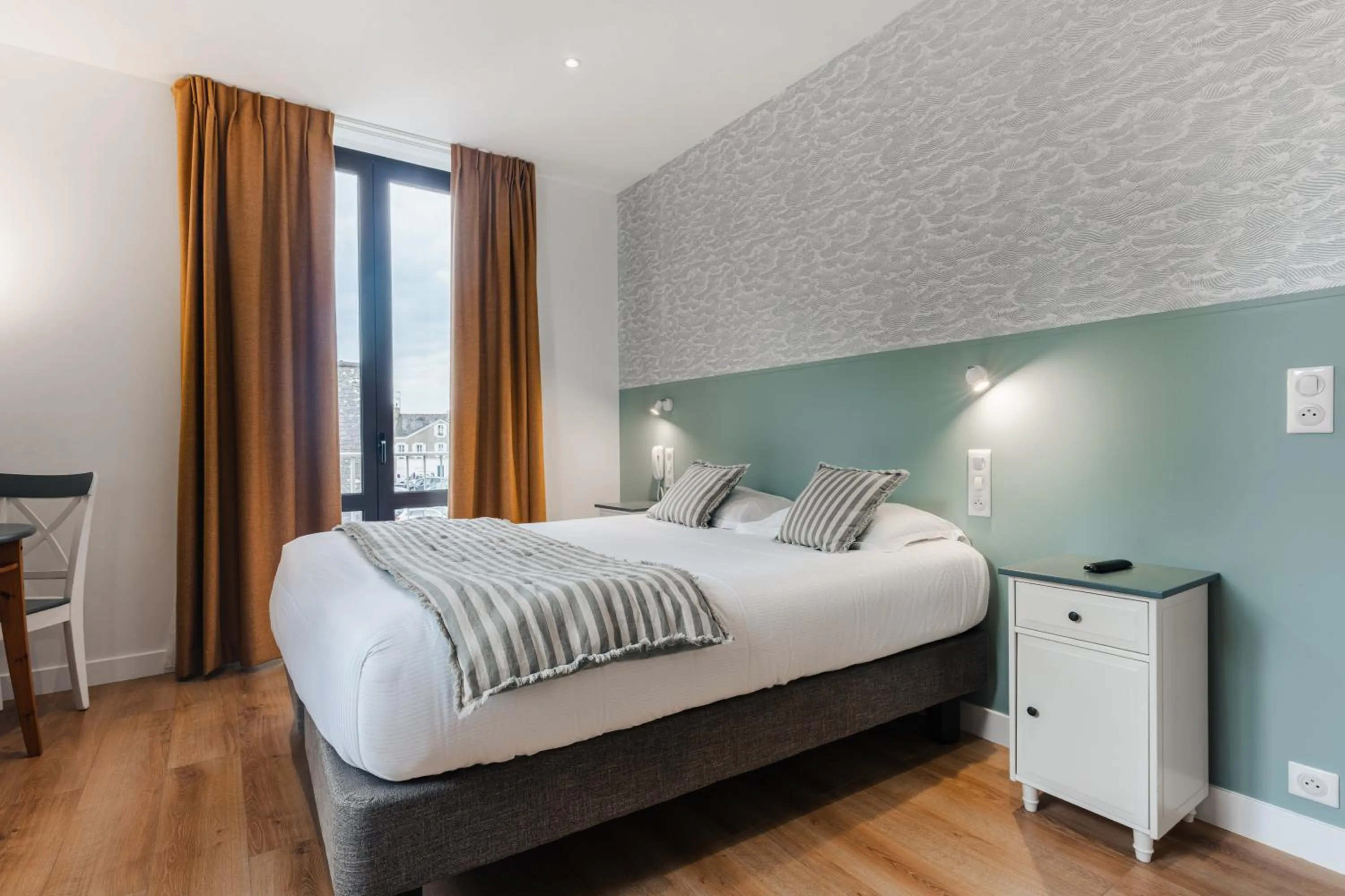 Garden view, Bed in Hôtel Spa De La Citadelle Lorient