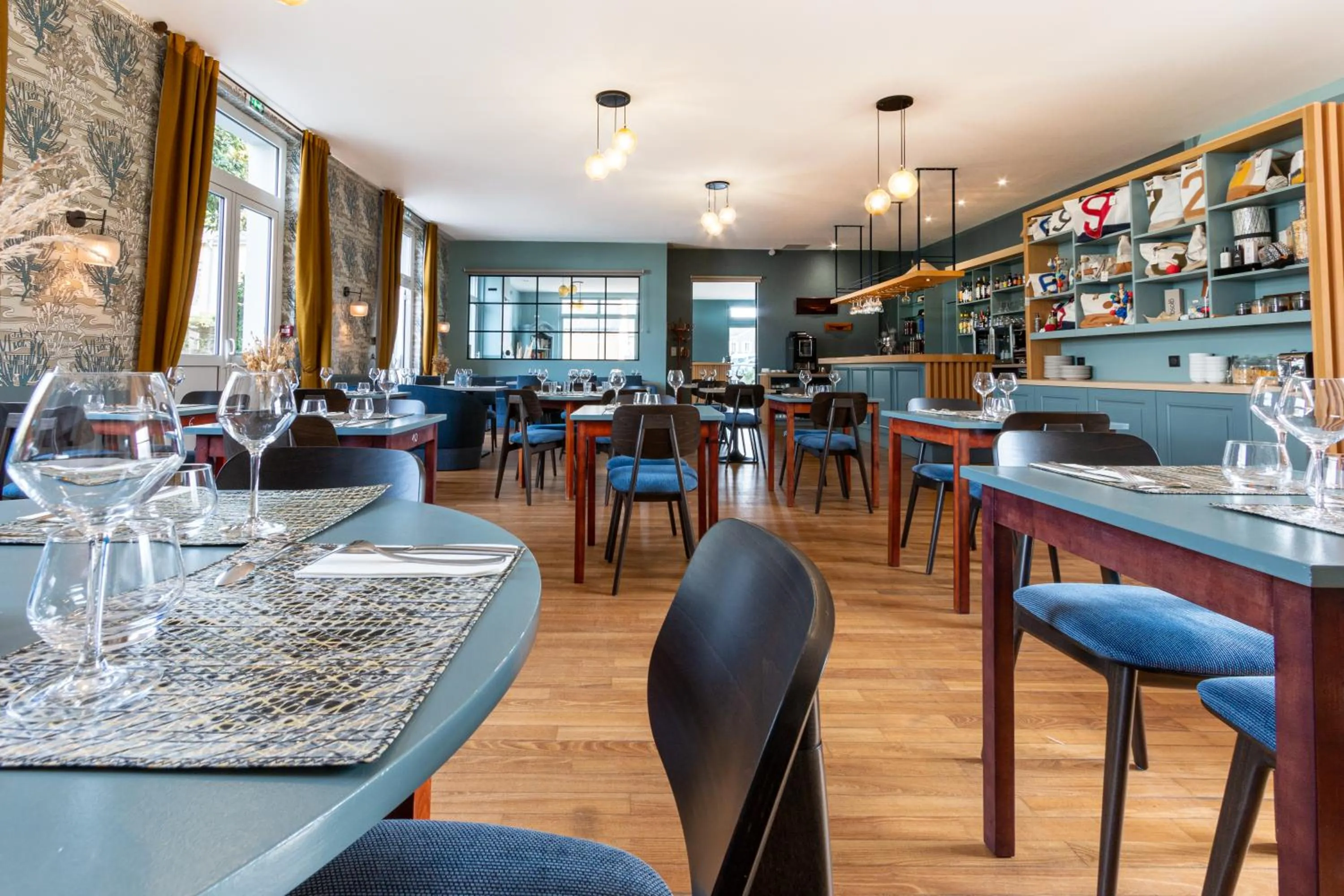 Restaurant/places to eat in Hôtel Spa De La Citadelle Lorient