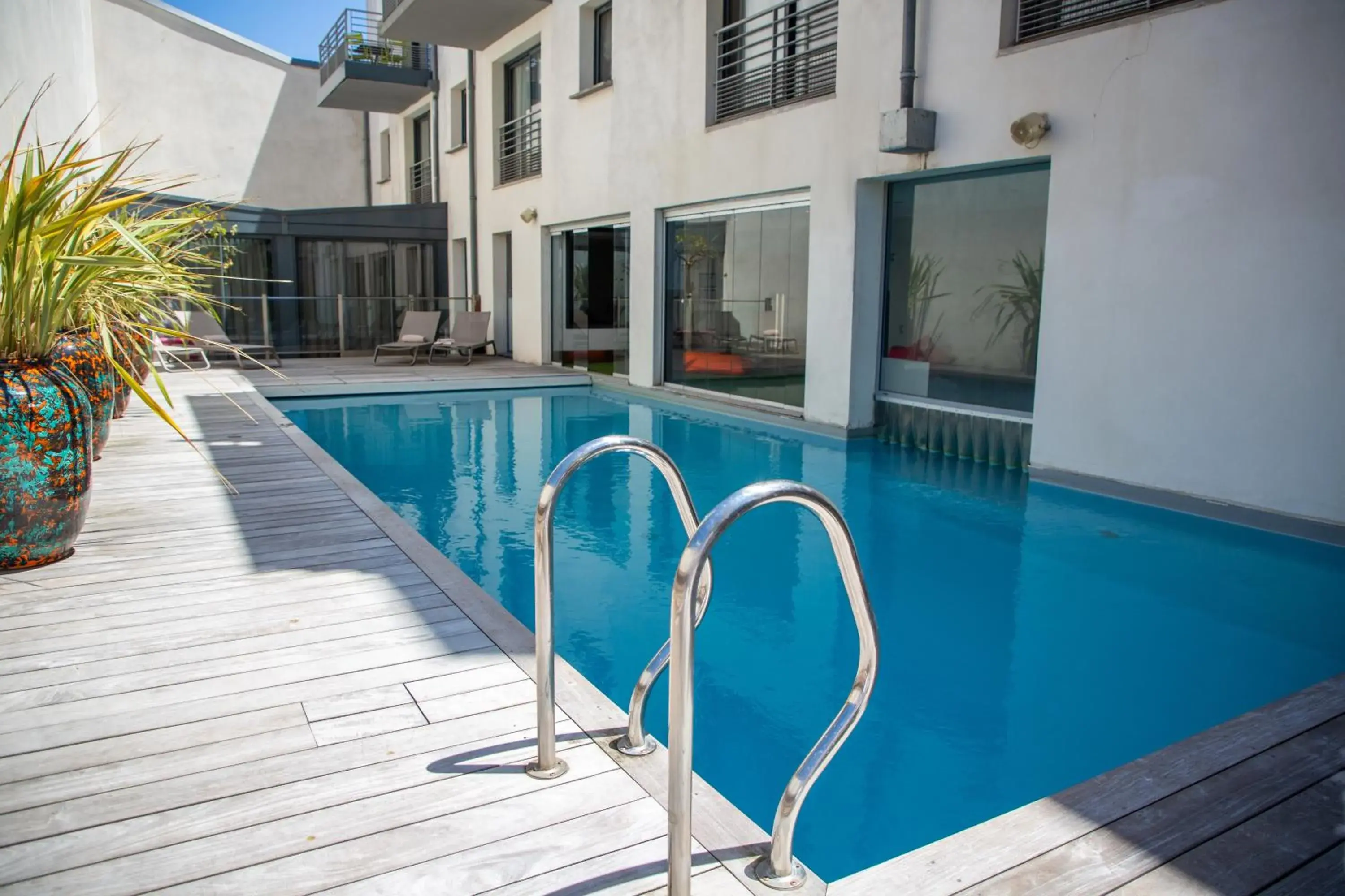 Swimming pool in Appart Hôtel Clément Ader Swimming pool in Appart Hôtel Clément Ader