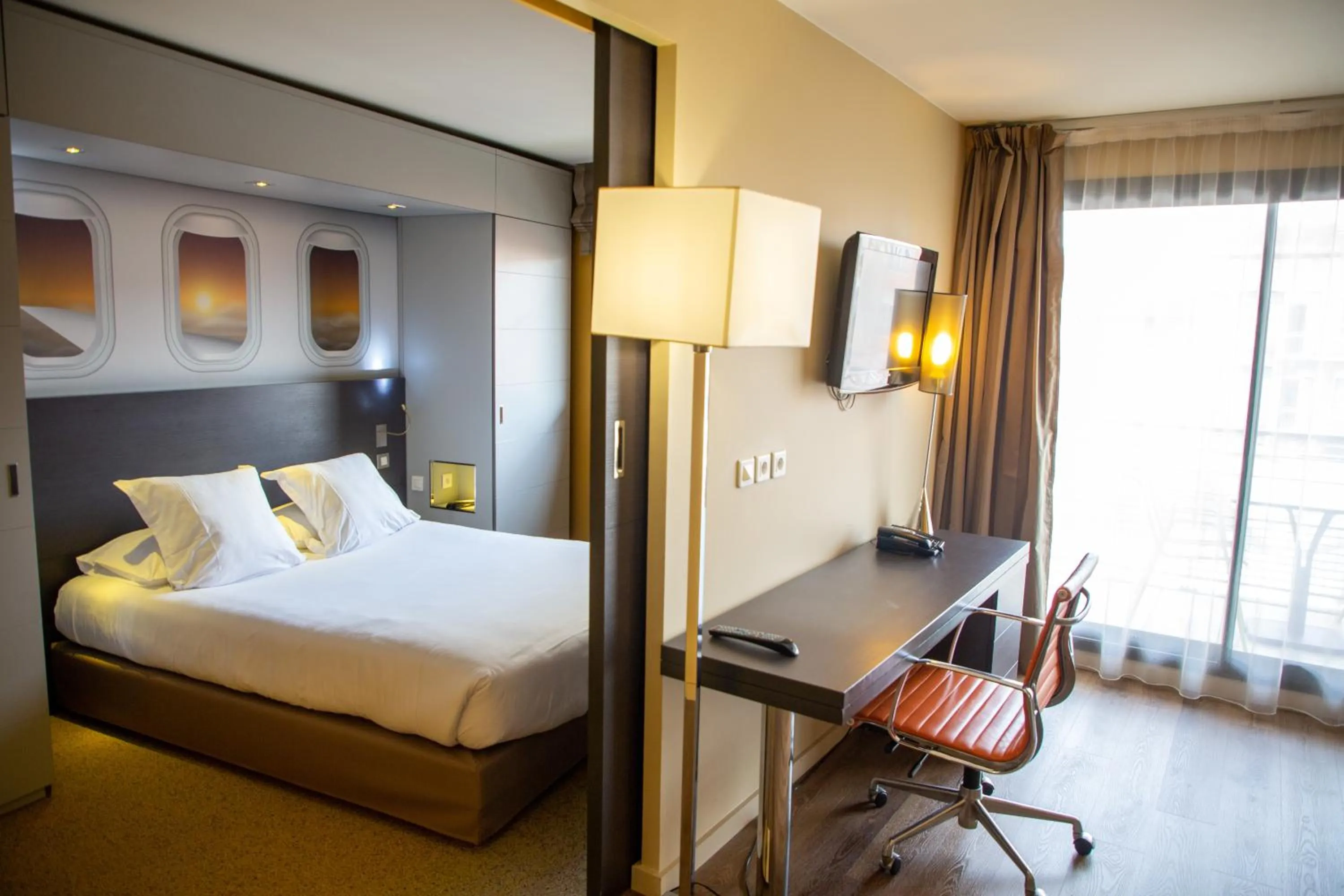 Bedroom, Bed in Appart Hôtel Clément Ader