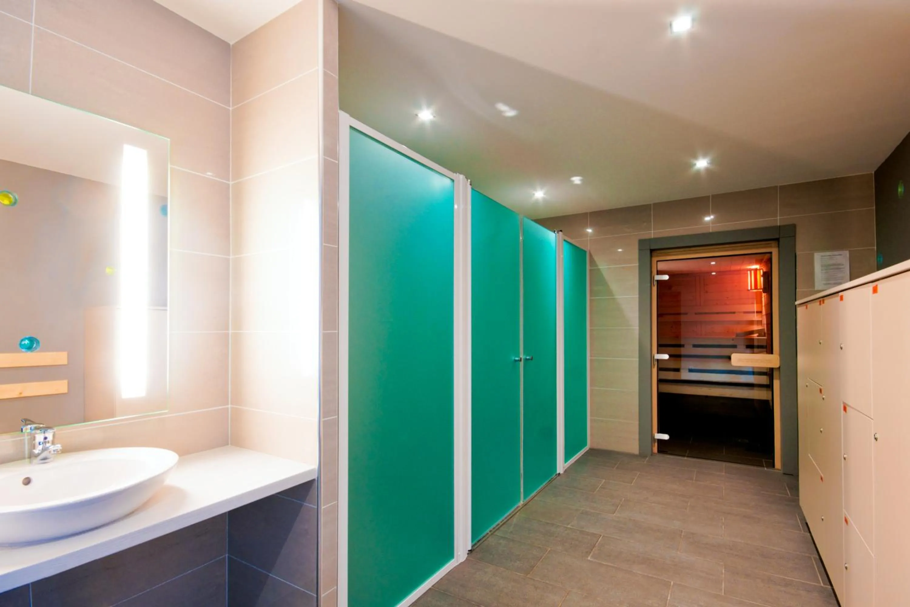 Shower in Appart Hôtel Clément Ader