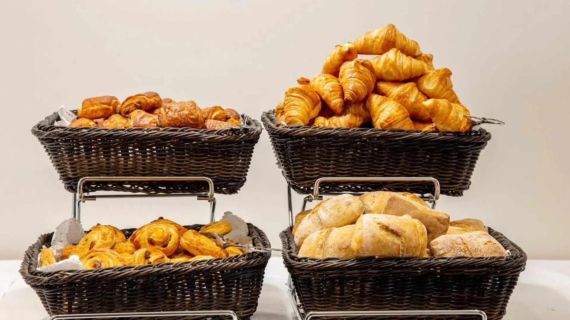 Restaurant/places to eat in Hôtel Paradis Restaurant/places to eat in Hôtel Paradis