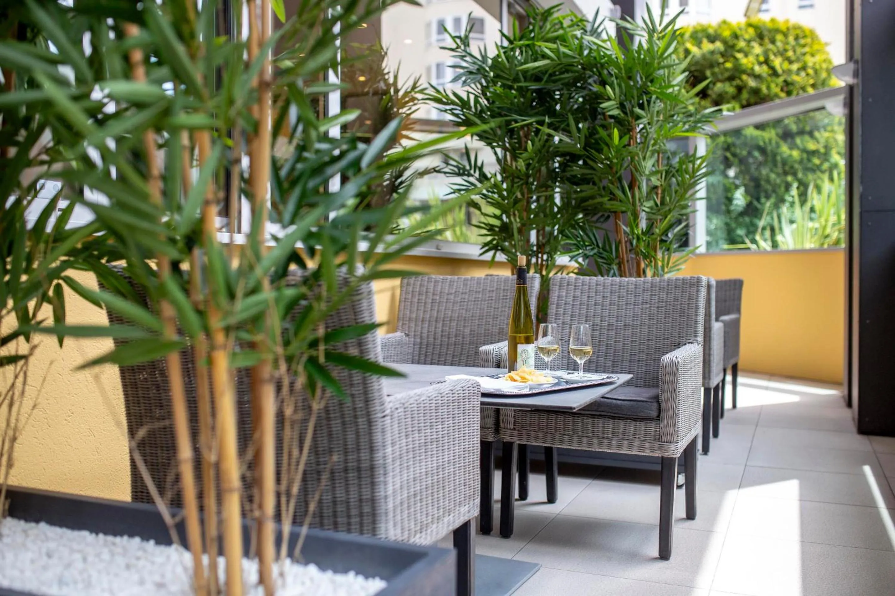 Property building in Hôtel Paradis