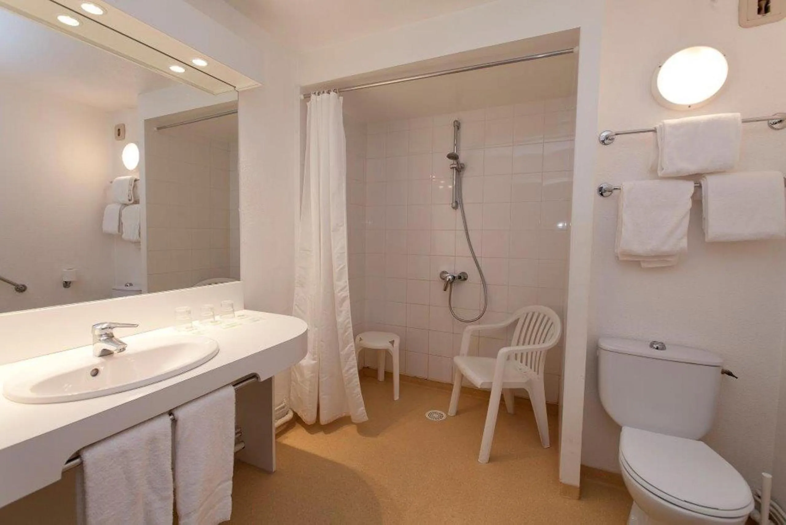 Bathroom in Hôtel Paradis