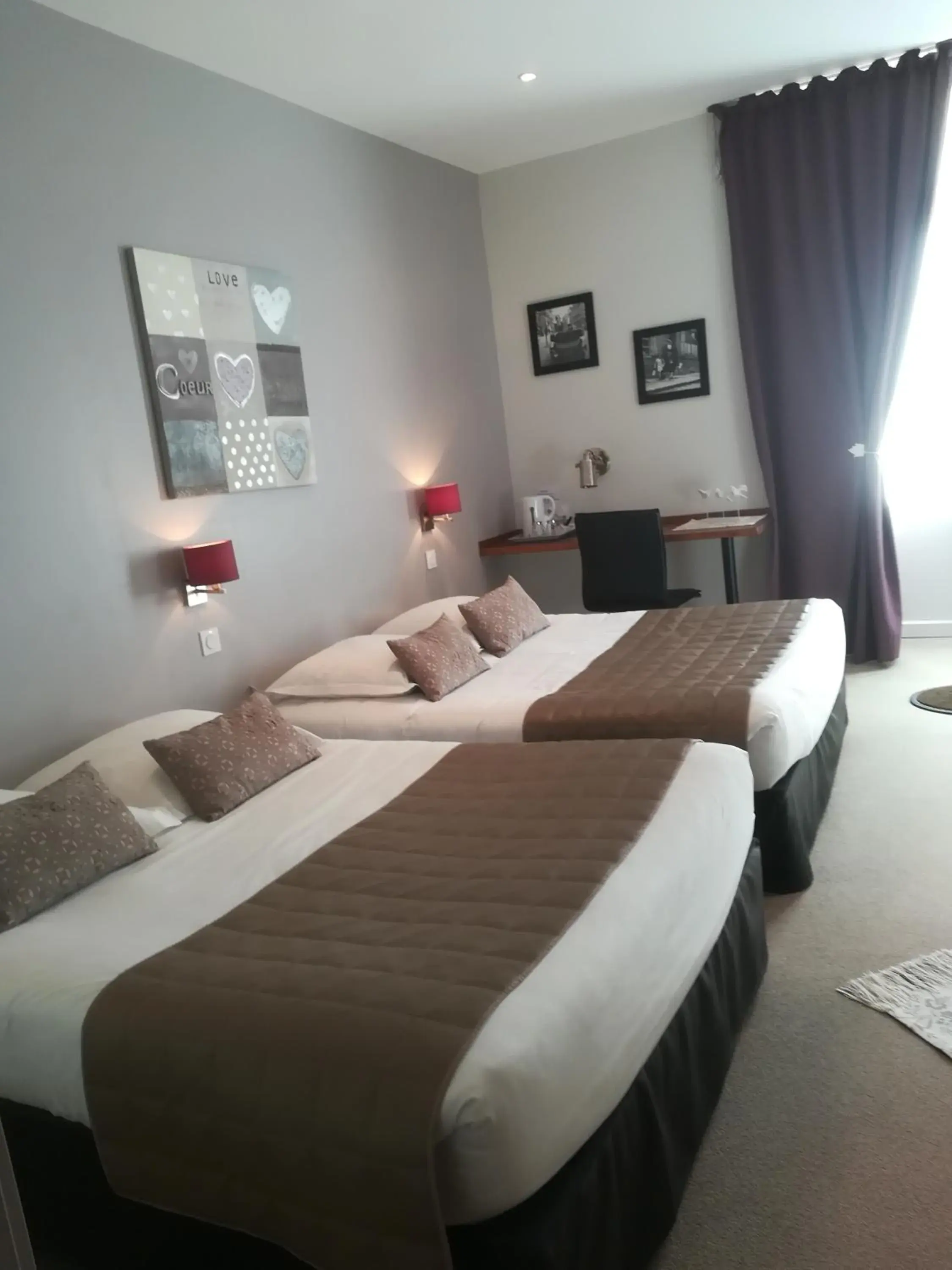 Family Room with Private Bathroom in France Hôtel Family Room with Private Bathroom in France Hôtel