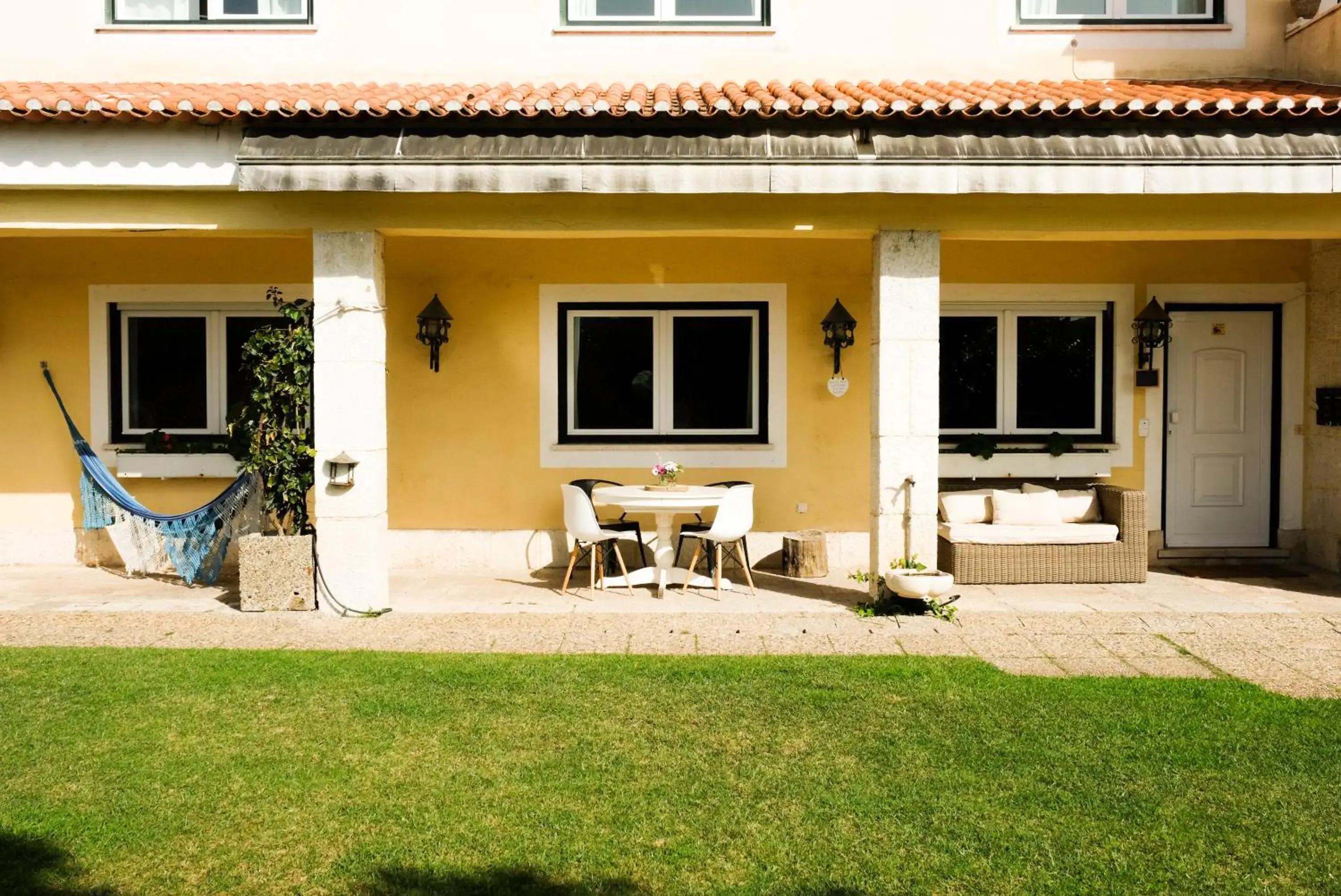 Three-Bedroom Apartment in Lisbon Country Villa Three-Bedroom Apartment in Lisbon Country Villa