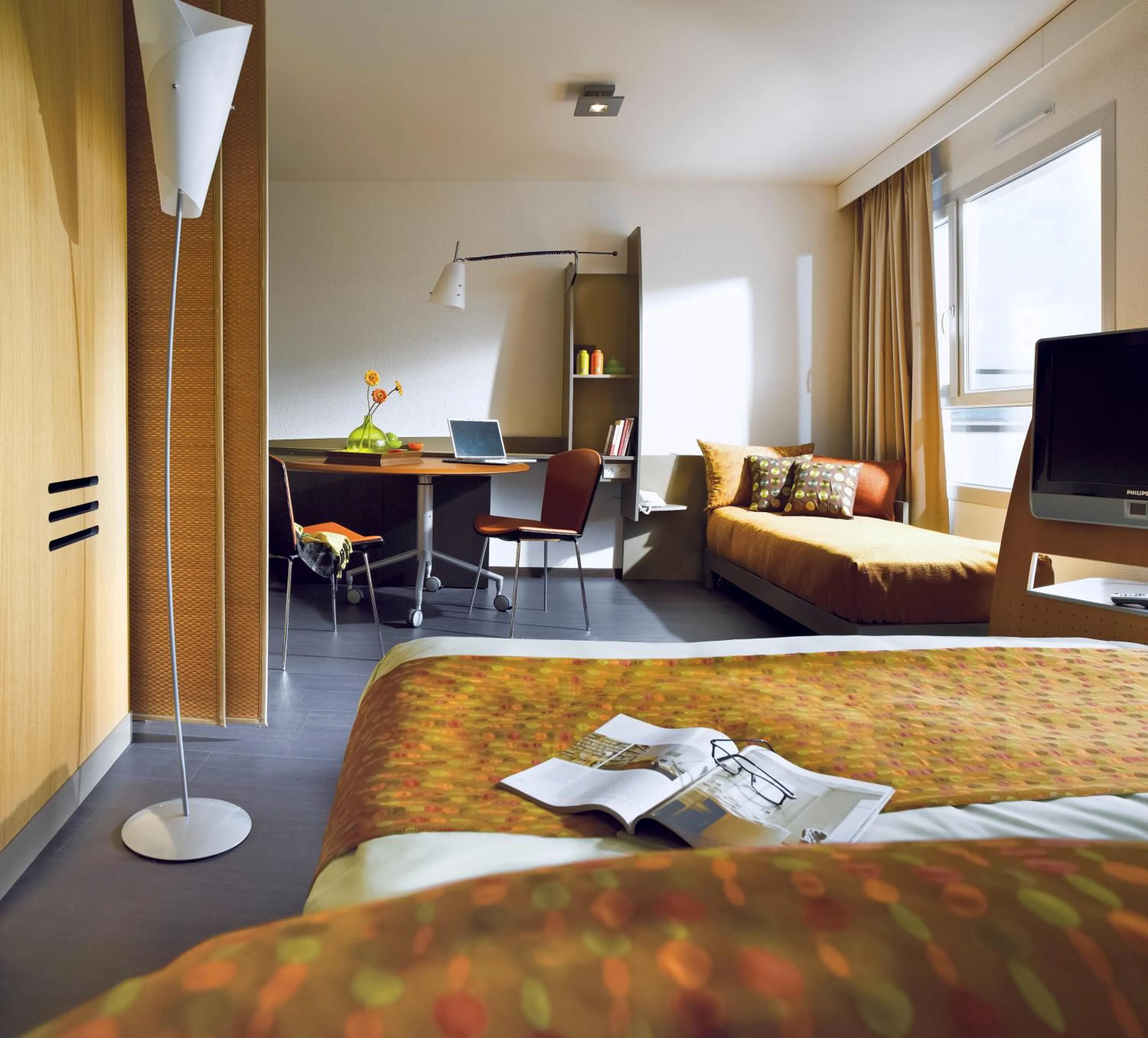 Photo of the whole room, Bed in Aparthotel Adagio Nantes Centre