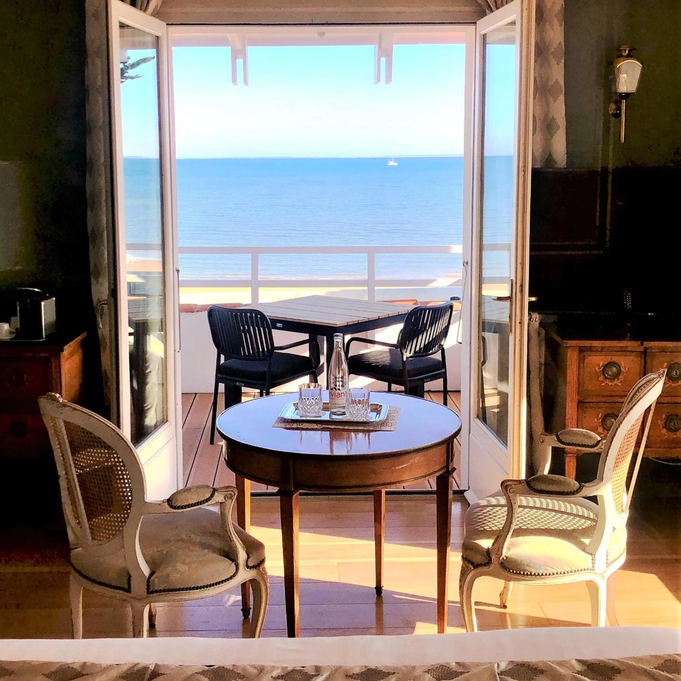 Balcony/Terrace in HR Hôtel-Restaurant & Spa Marin