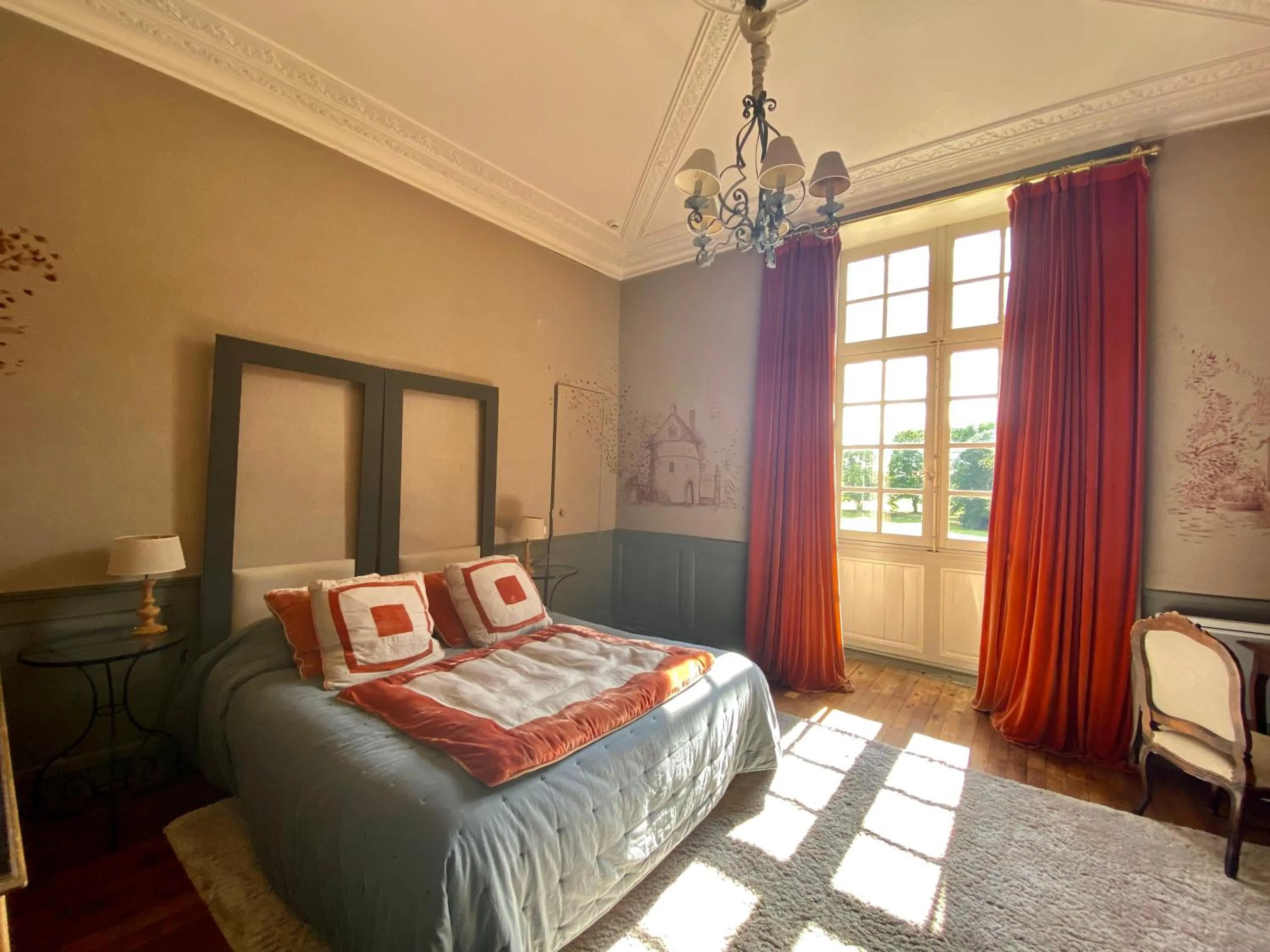 Photo of the whole room, Bed in Château de Saint Paterne