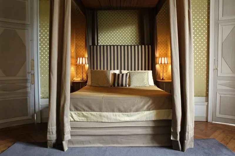 Bed in Château de Saint Paterne
