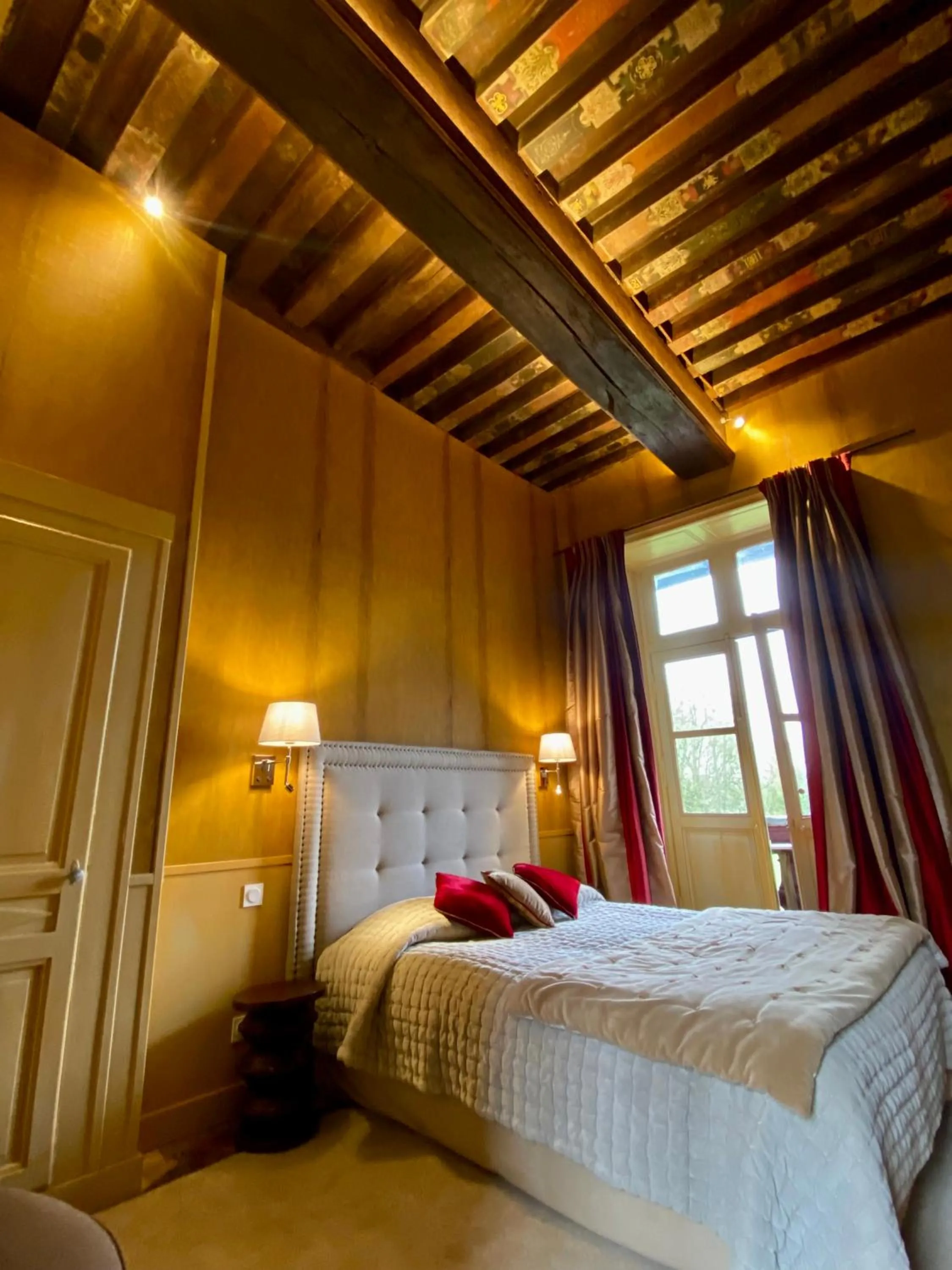 Bed in Château de Saint Paterne