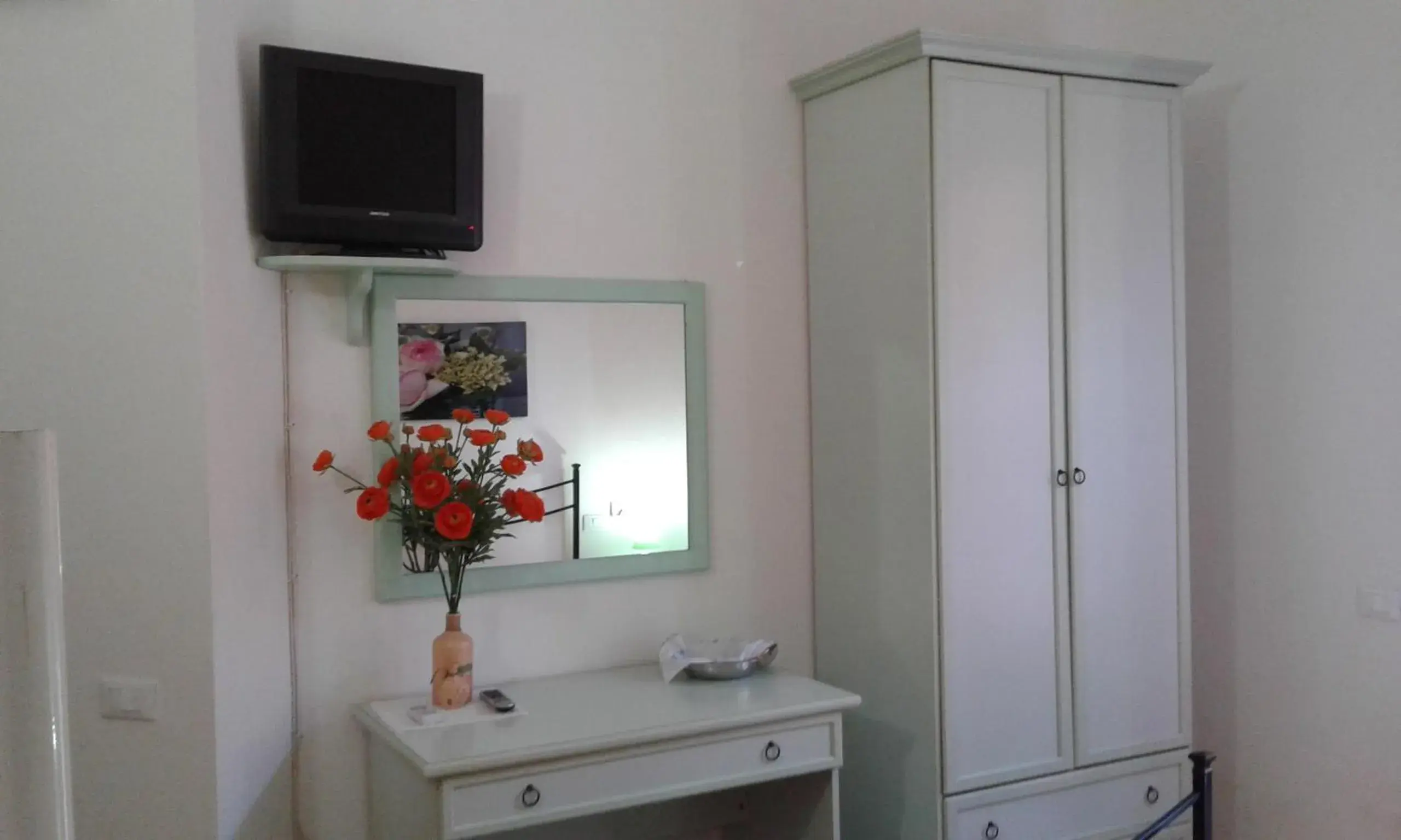 Quadruple Room with Private Bathroom - single occupancy in L'Onda Blu Quadruple Room with Private Bathroom - single occupancy in L'Onda Blu