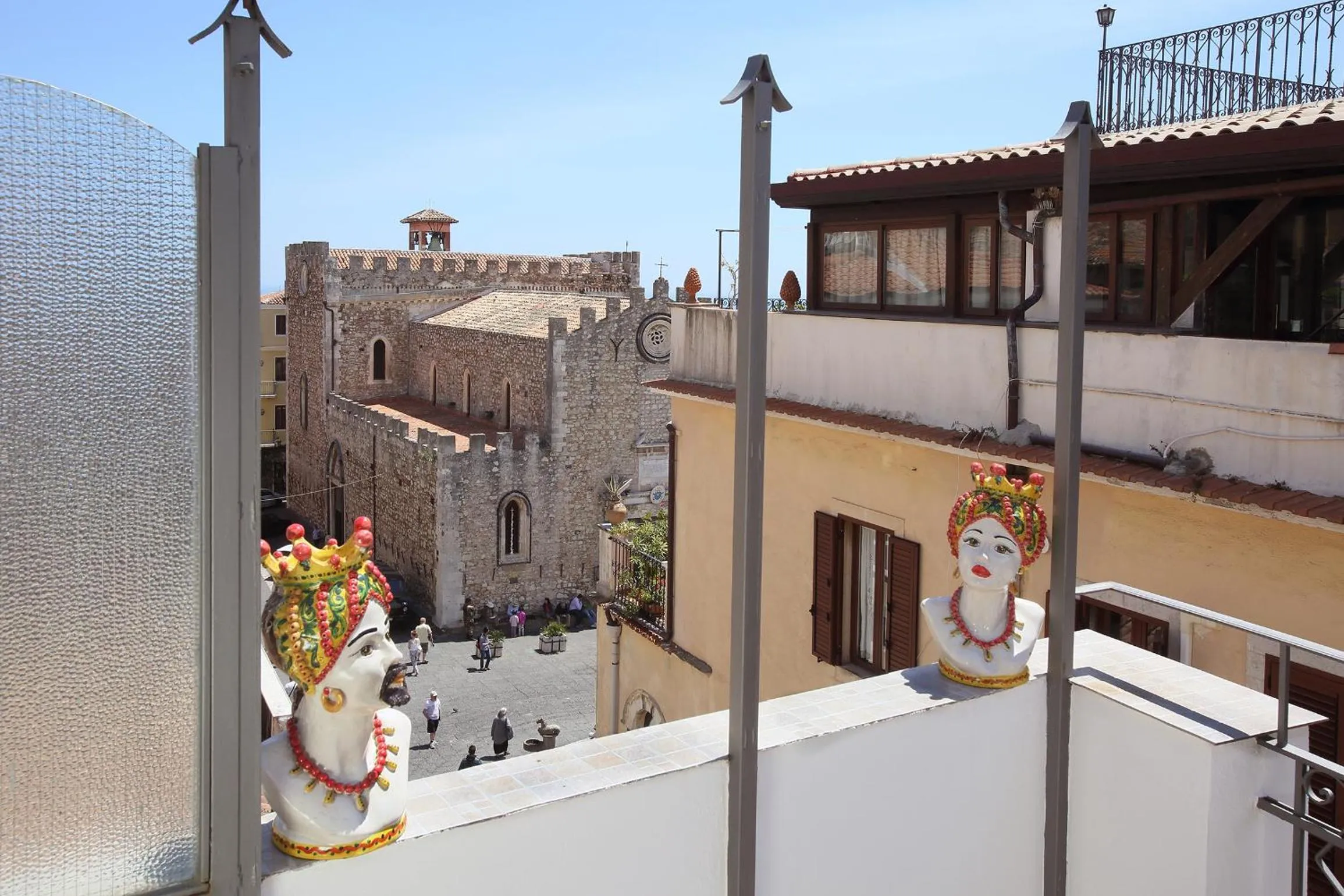 Restaurant/places to eat in Casa Fresta