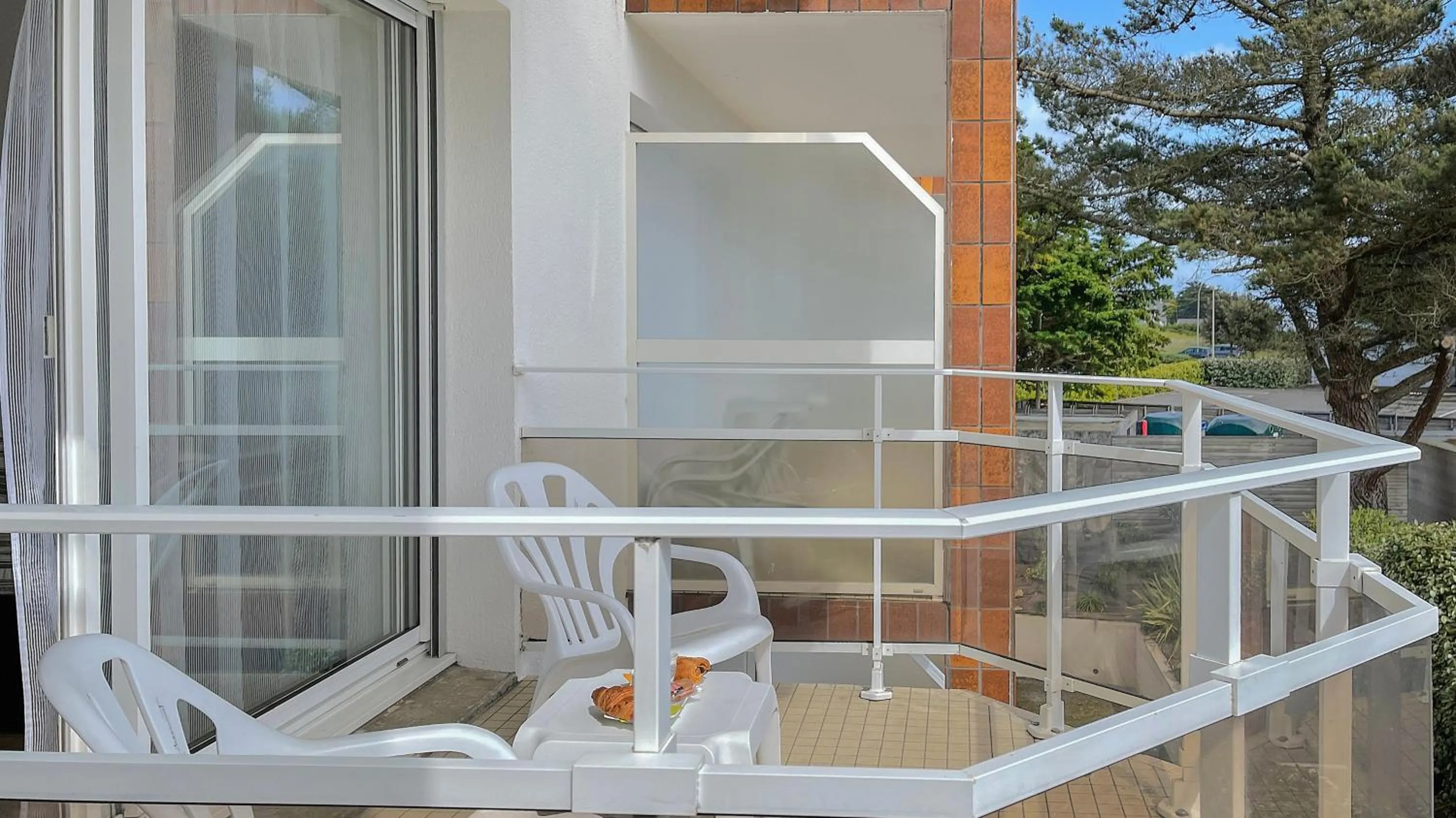 Balcony/Terrace in Louison Appart & Suite
