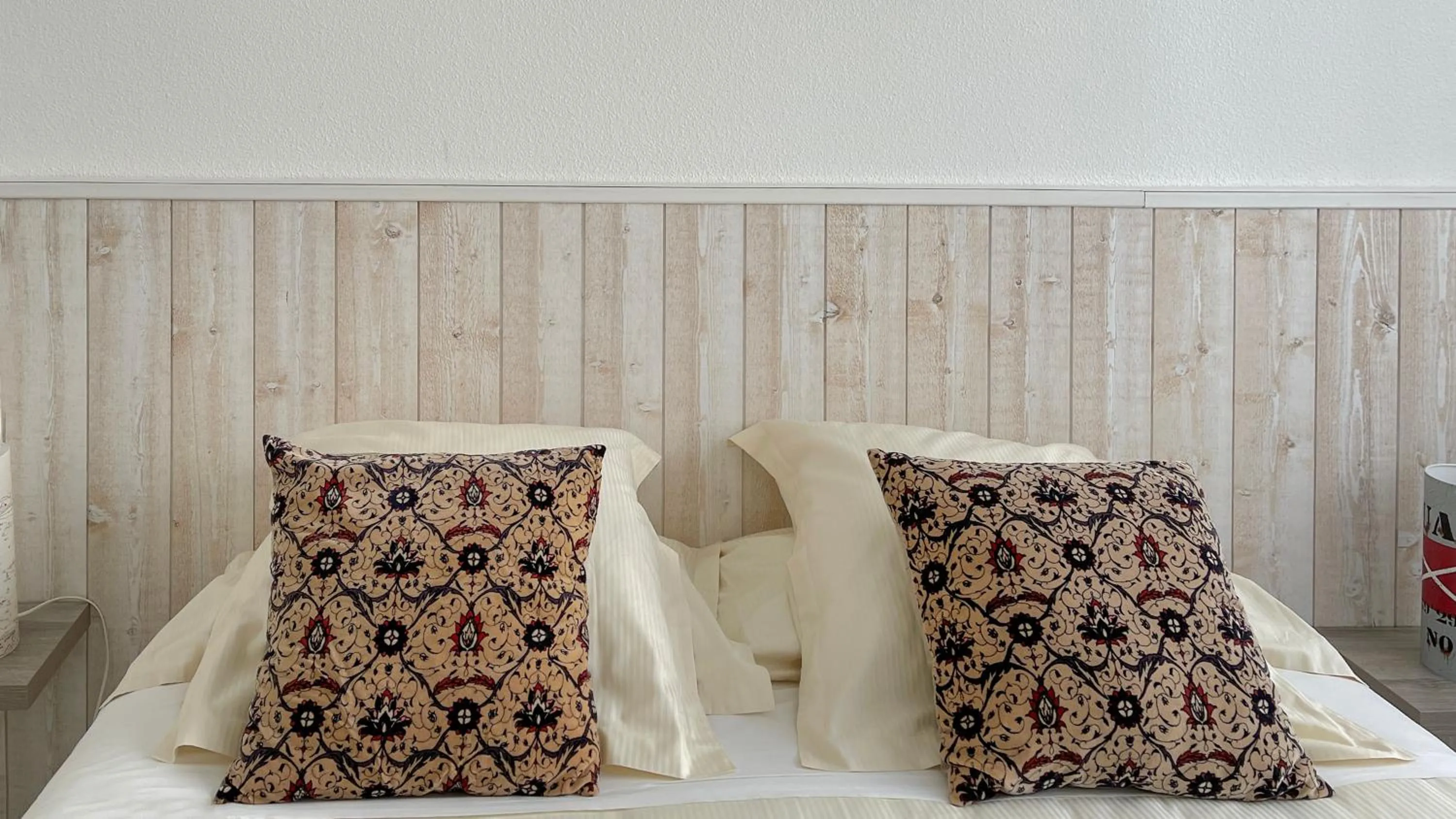Bed in Louison Appart & Suite