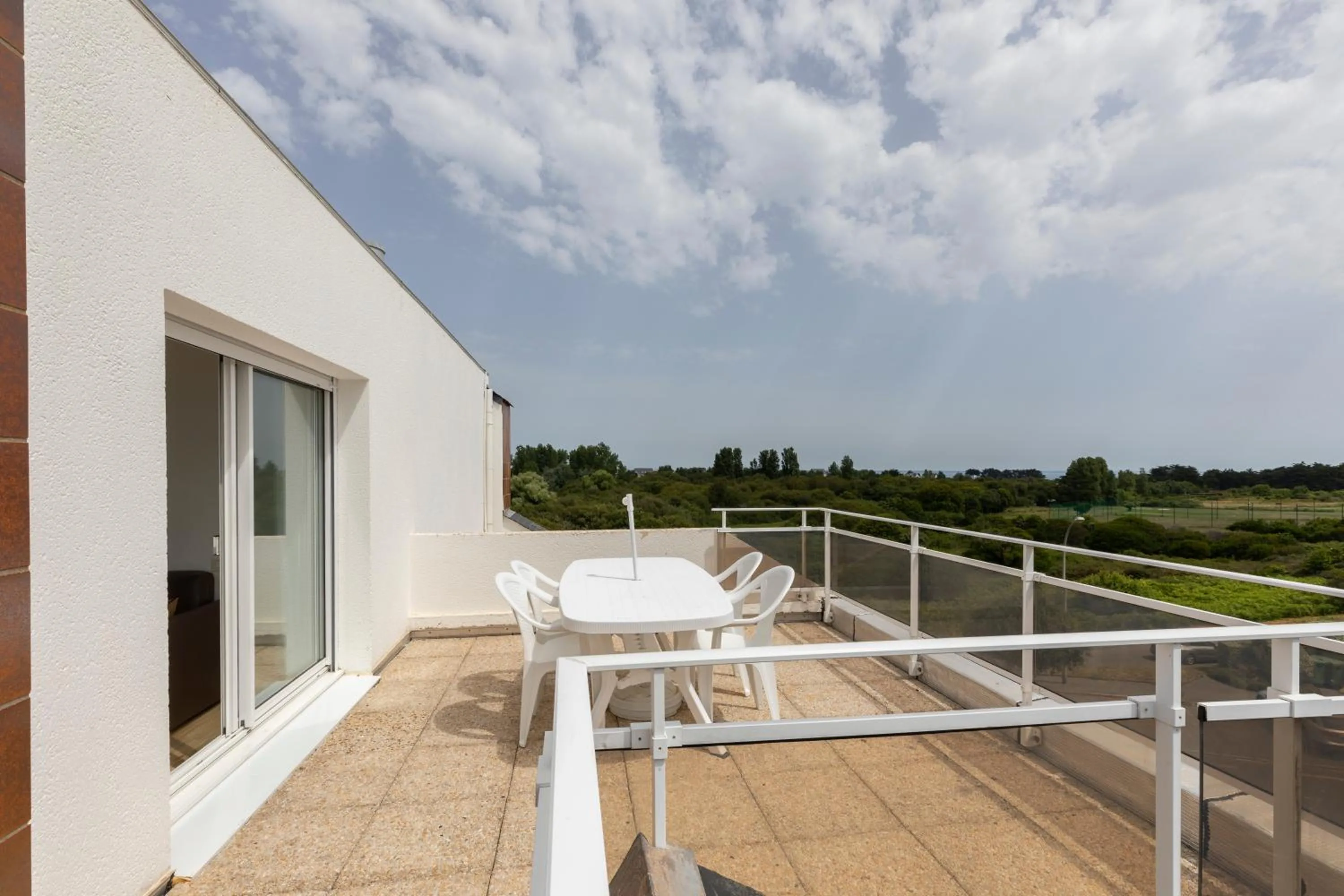 Balcony/Terrace in Louison Appart & Suite