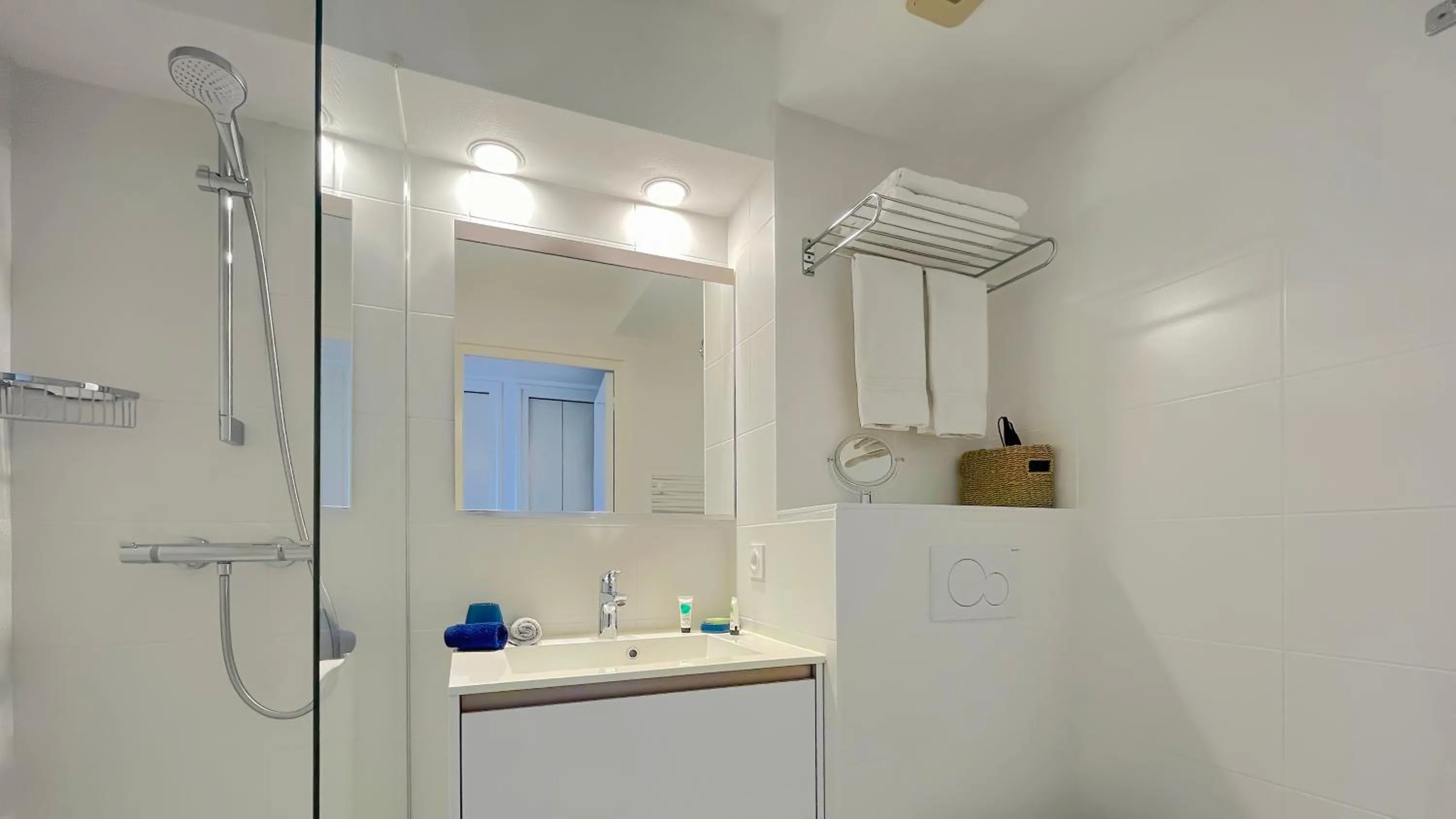 Bathroom in Louison Appart & Suite