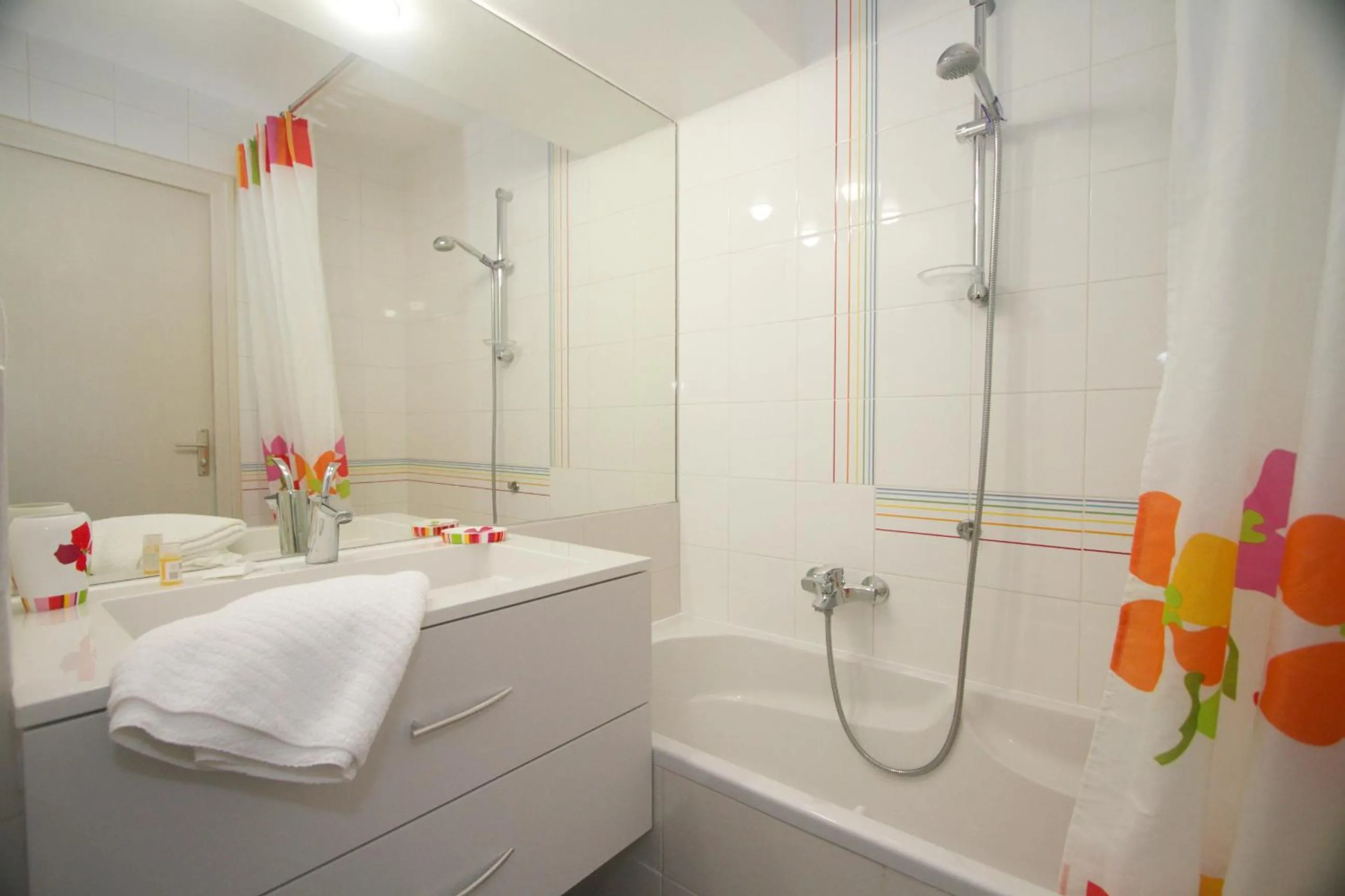 Bathroom in Louison Appart & Suite