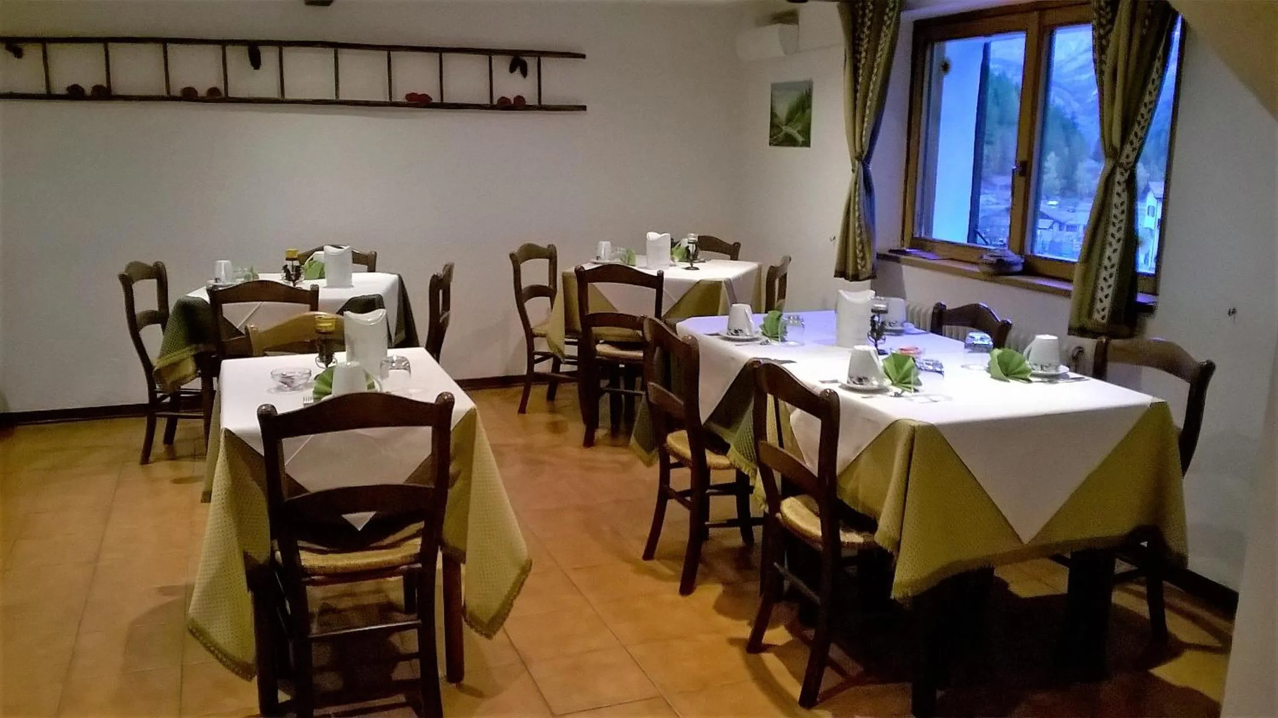 Breakfast in Hotel Paradisia