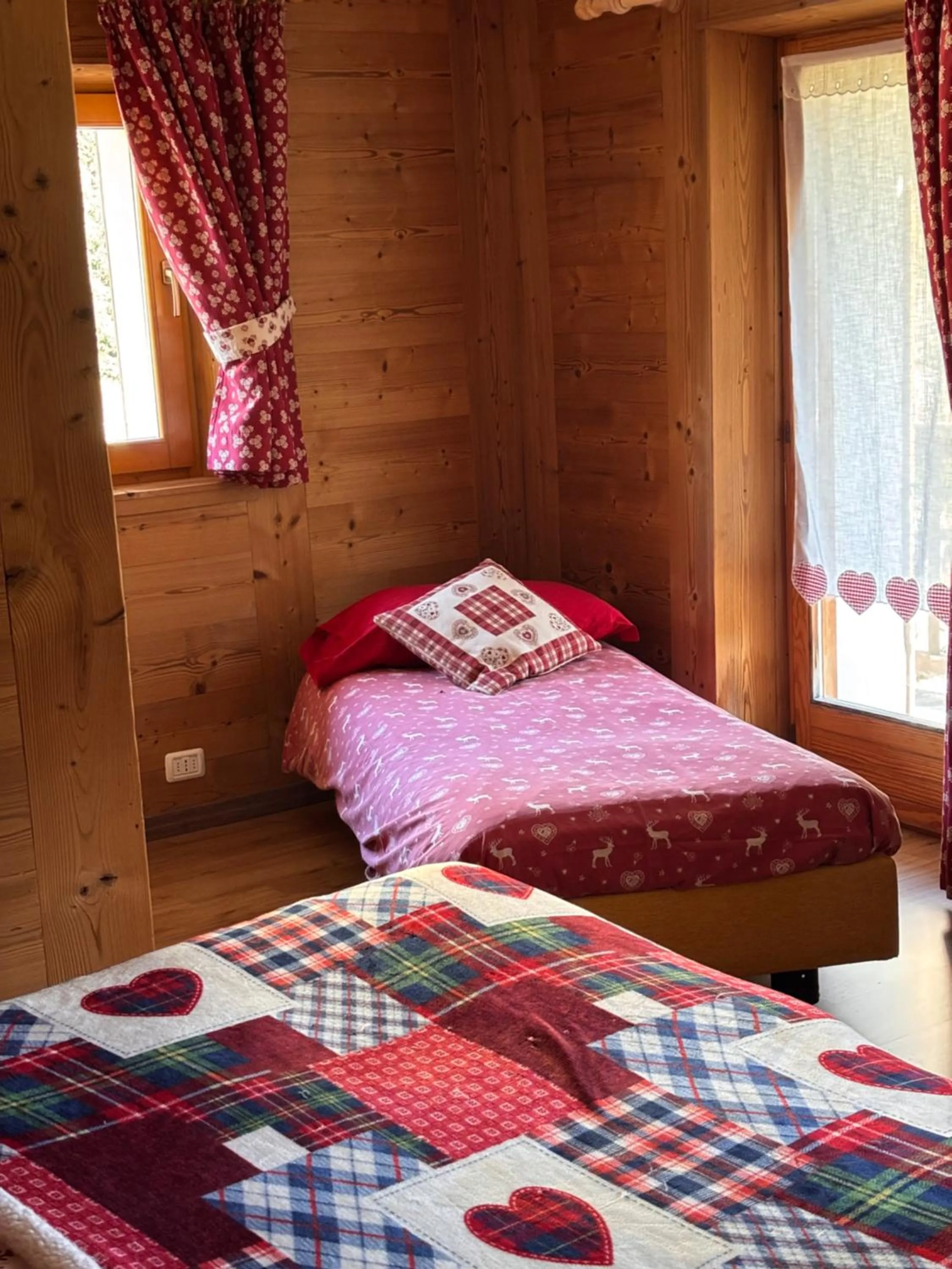 Bed in Hotel Paradisia