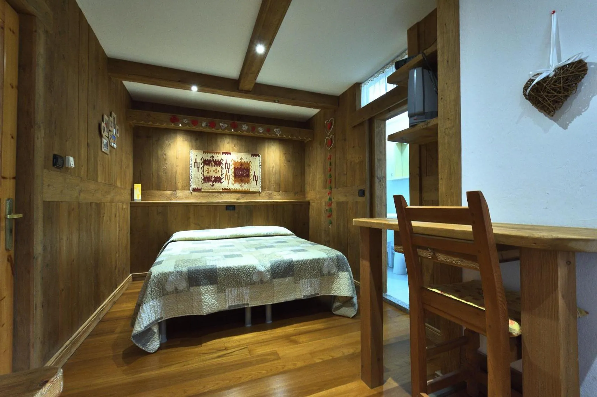Bed in Hotel Paradisia